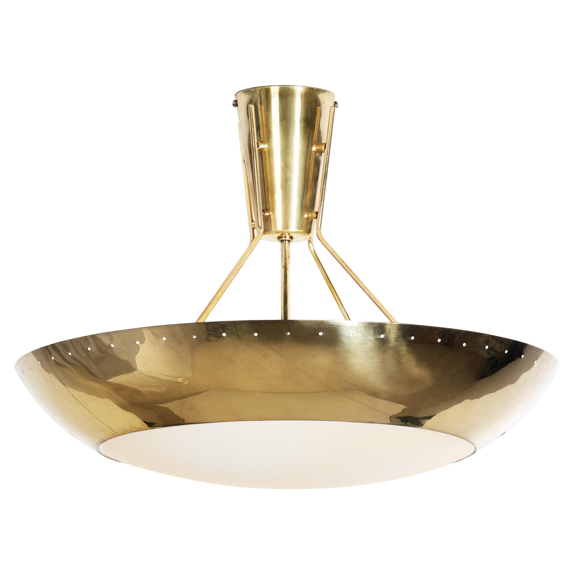 Model "ER 163" Lampada da soffitto in ottone e acrilico di Itsu, Finlandia, metà del XX secolo in vendita