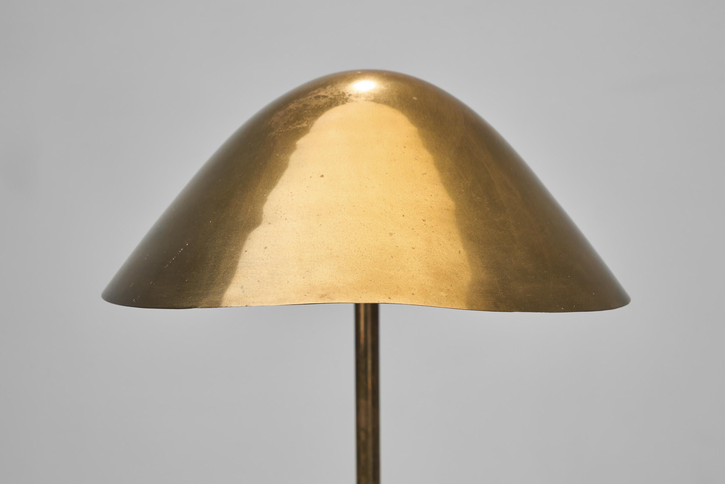 Lampe de table en laiton modèle 