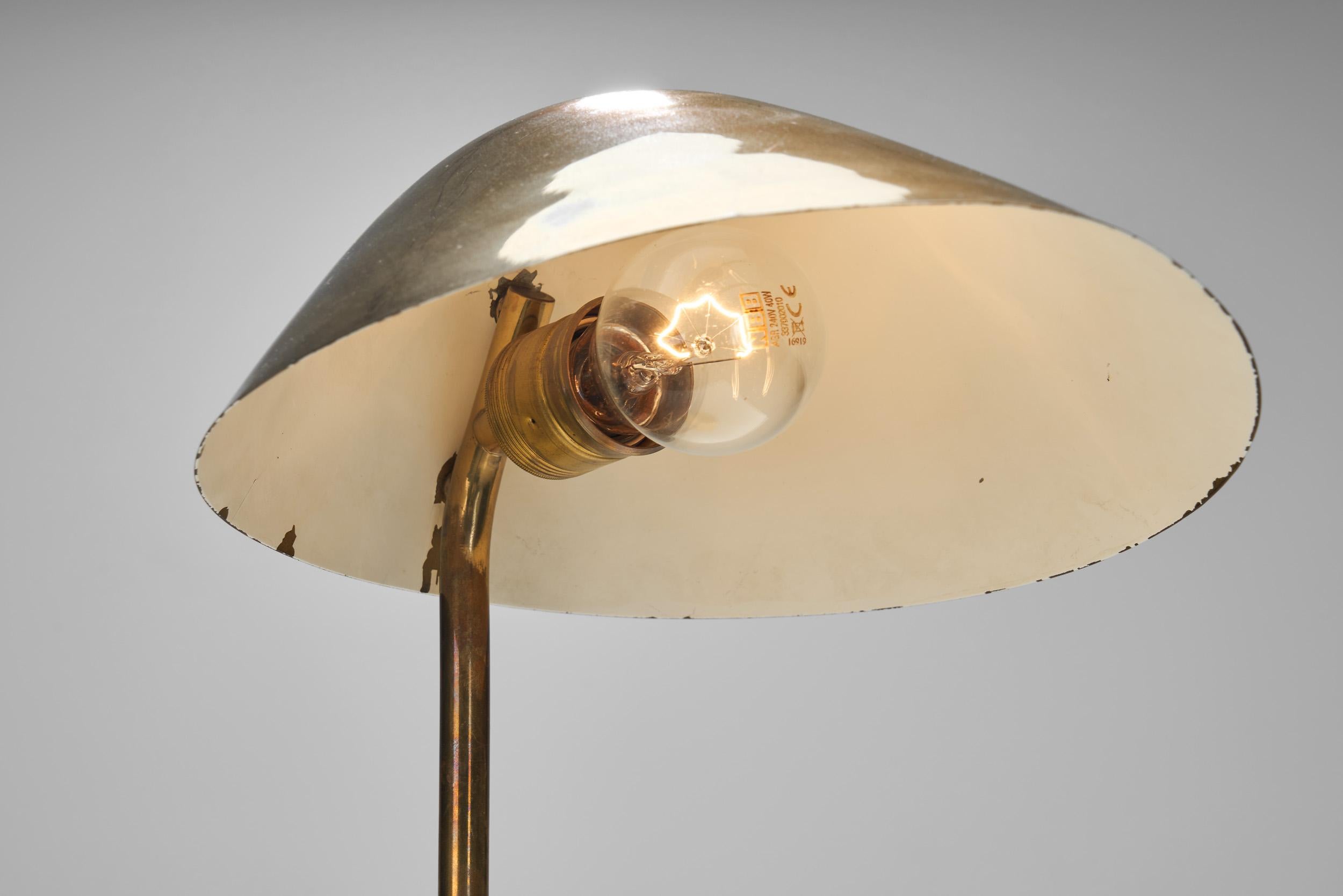 Lampe de table en laiton modèle 