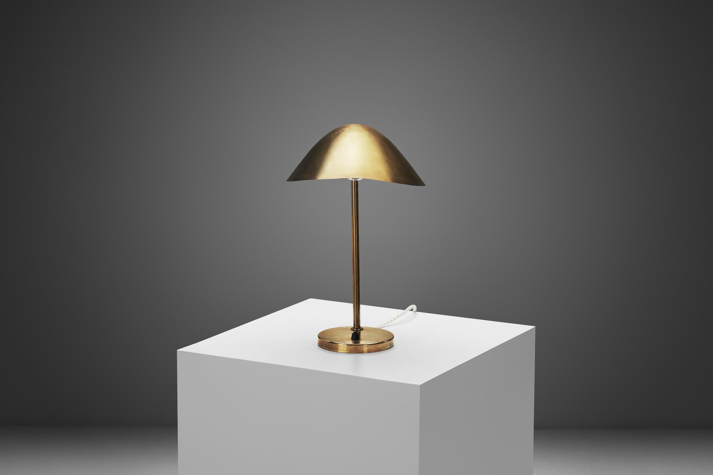 Lampe de table en laiton modèle 