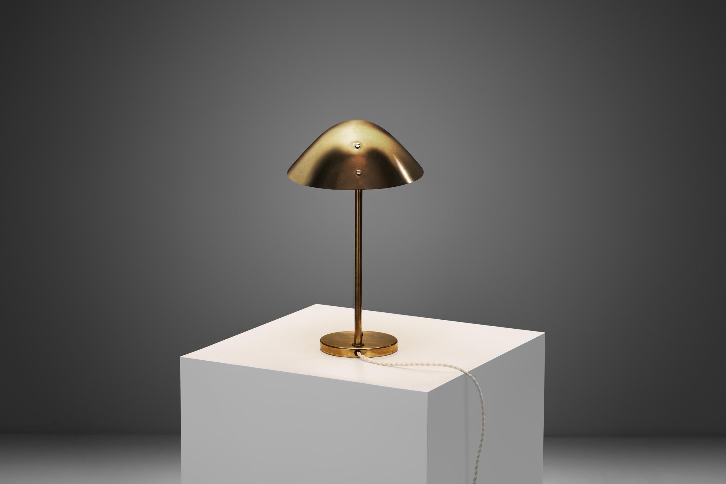 Laiton Lampe de table en laiton modèle 