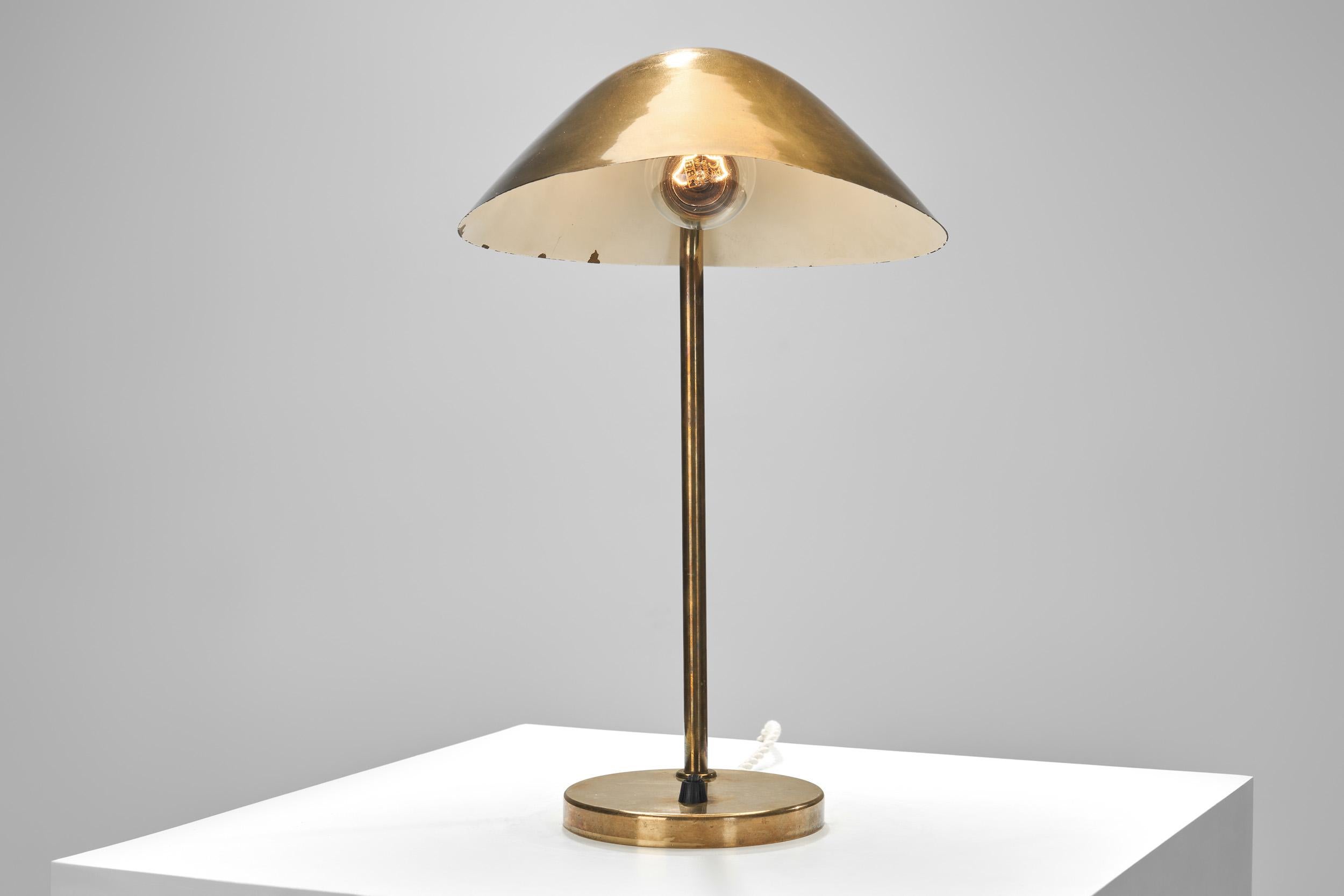 Lampe de table en laiton modèle 
