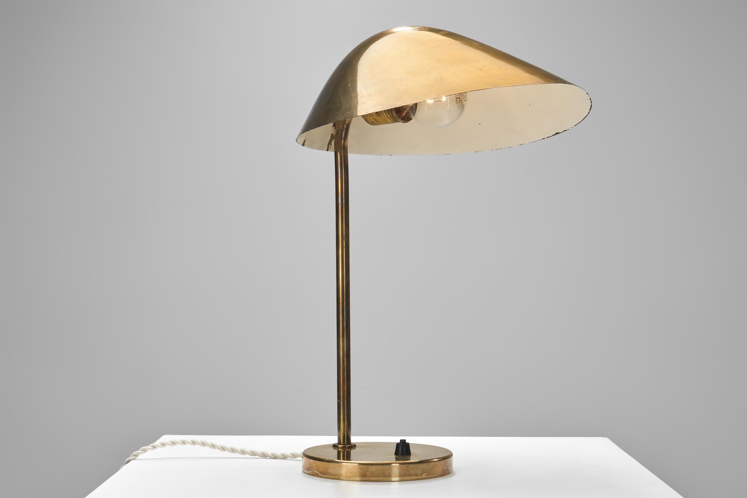 Lampe de table en laiton modèle 