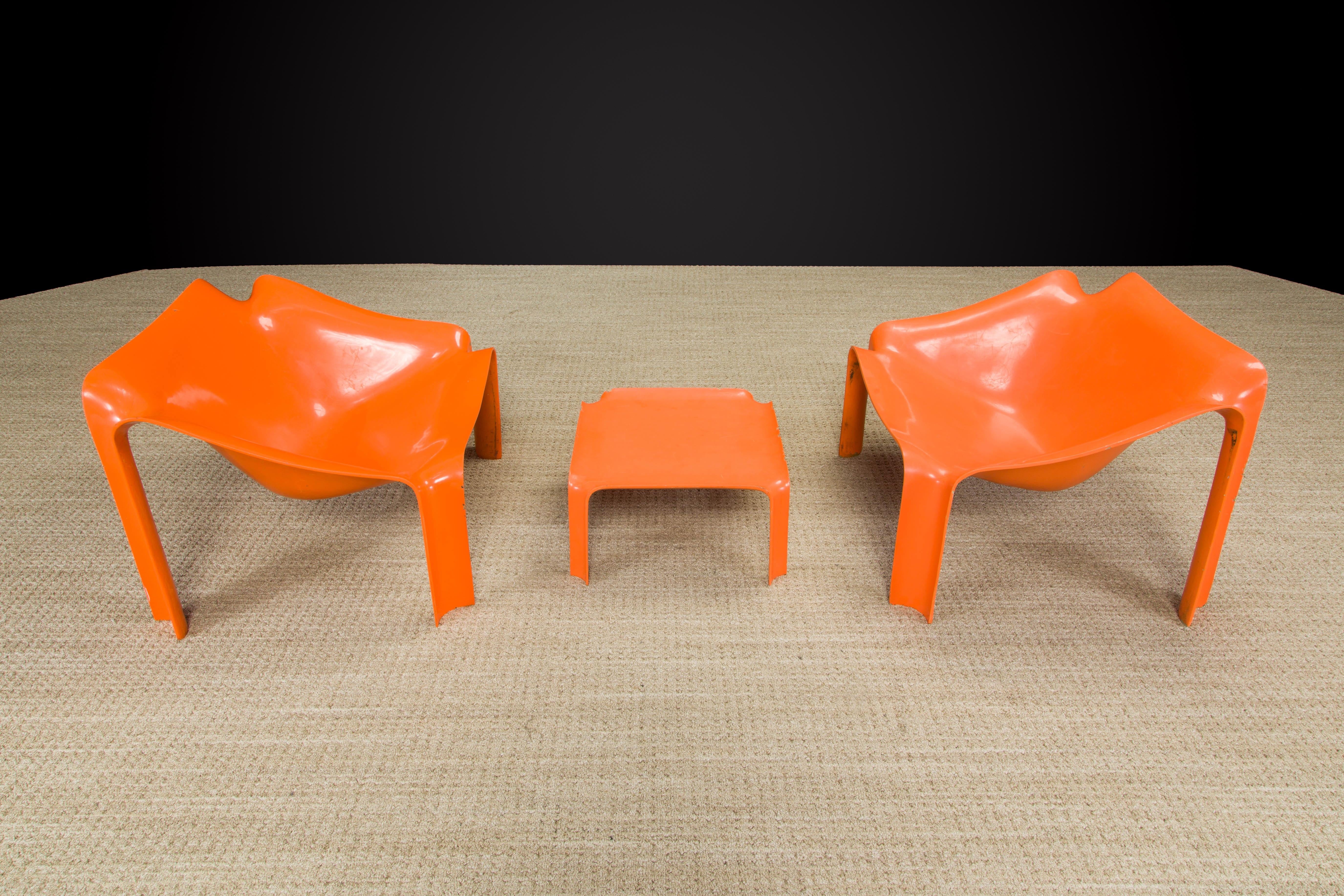 Model 'F303' Lounge Chairs & Side Table by Pierre Paulin for Artifort, c 1970s In Fair Condition In Los Angeles, CA