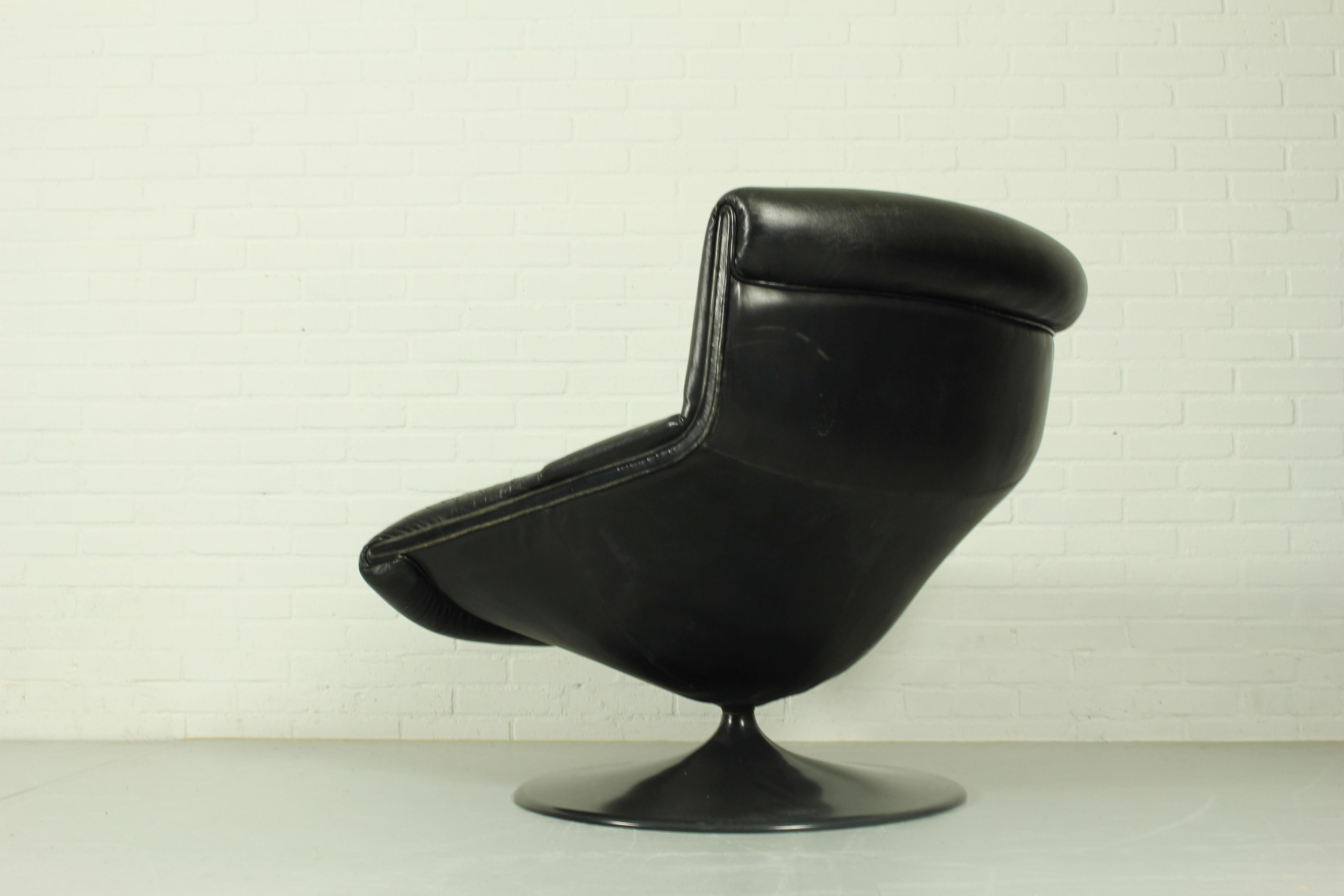 Metal Model F520 Lounge chair by Geoffrey Harcourt for Artifort, 1970s For Sale