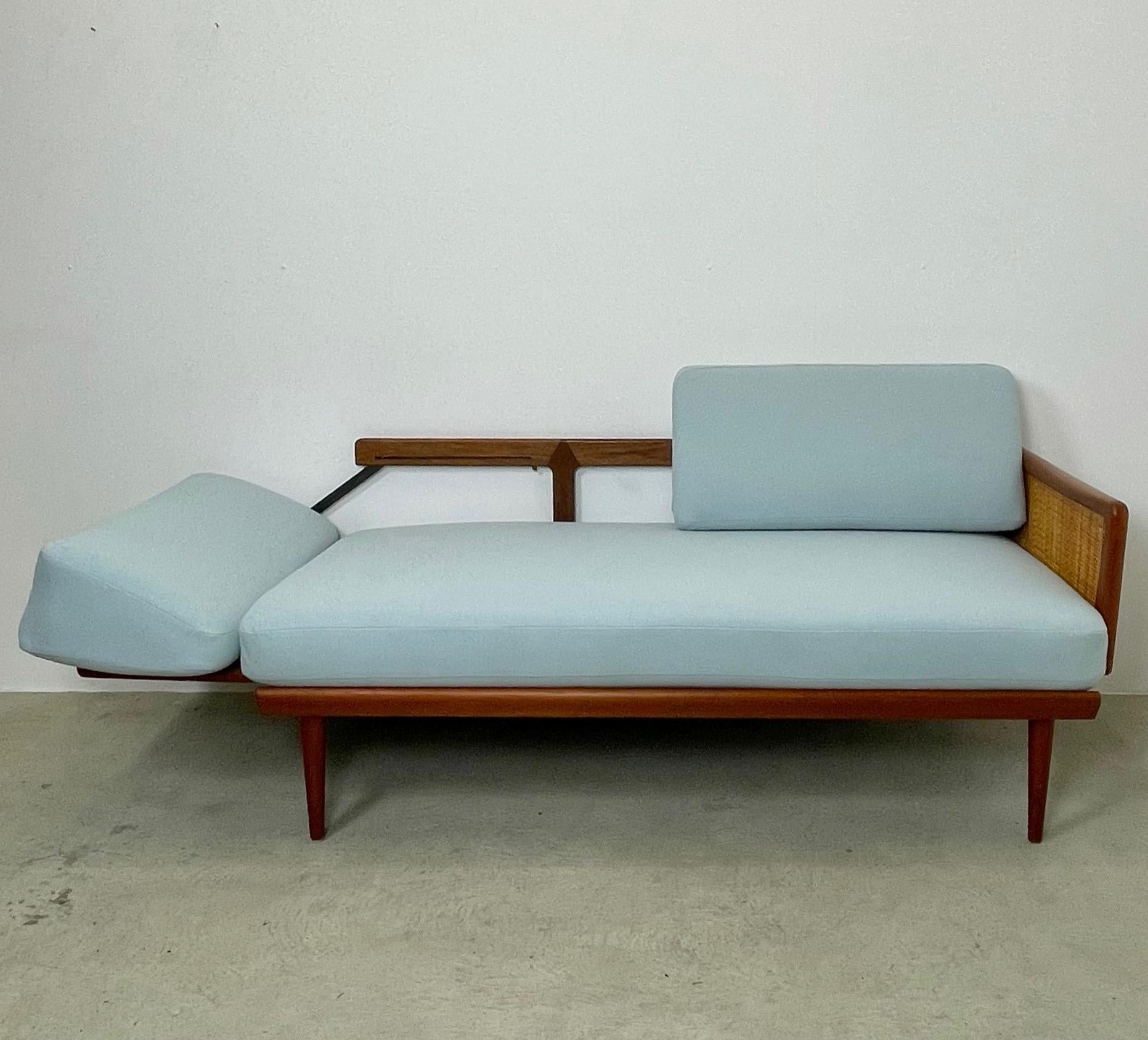 Modell FD 453 2-Sitzer-Sofa von Peter Hvidt & Orla Mlgaard 50er Jahre (Moderne der Mitte des Jahrhunderts) im Angebot