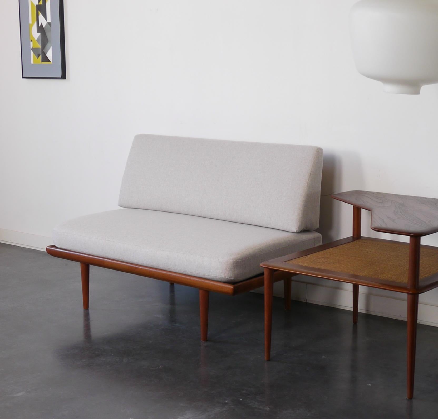 Modell FD 453 2-Sitzer Sofa von Peter Hvidt & Orla Mølgaard 50s (Dänisch) im Angebot