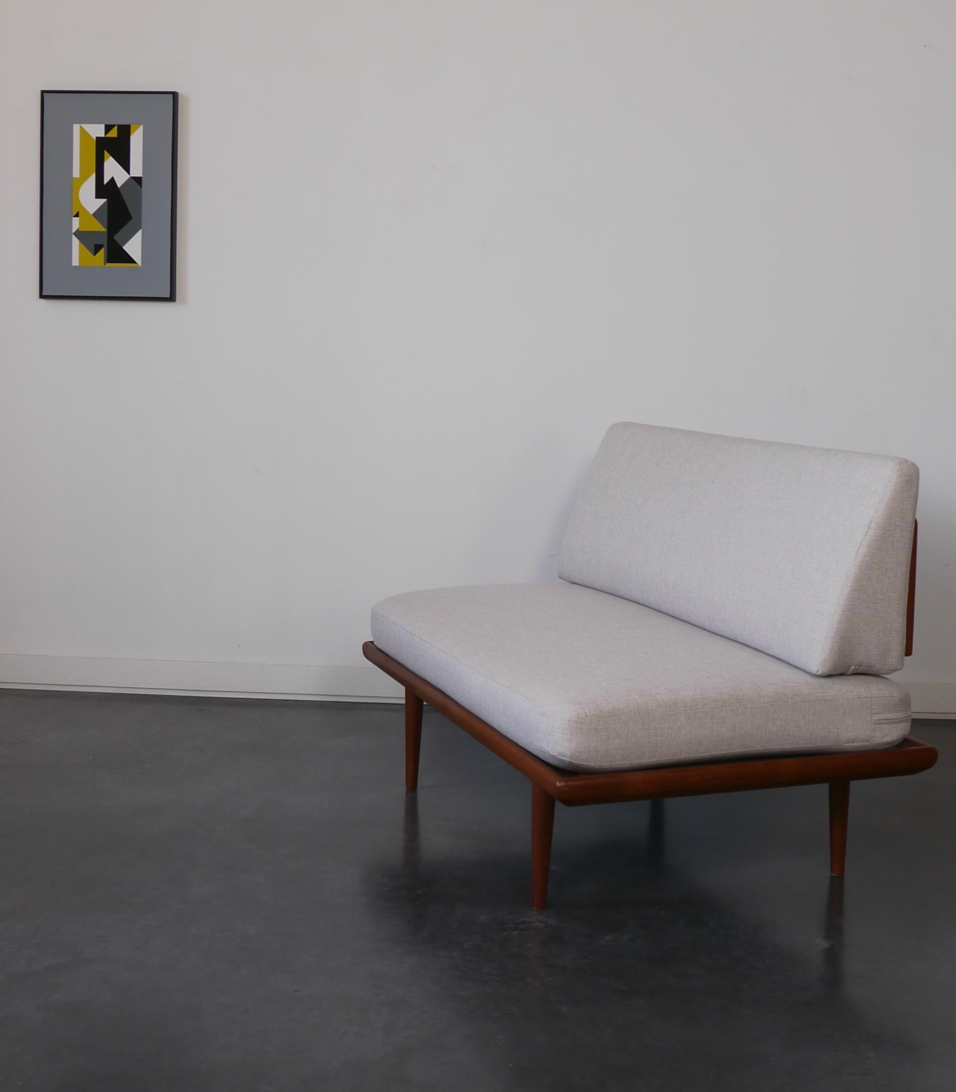 20th Century Model FD 453 2seater Sofa by Peter Hvidt & Orla Mølgaard 50s For Sale