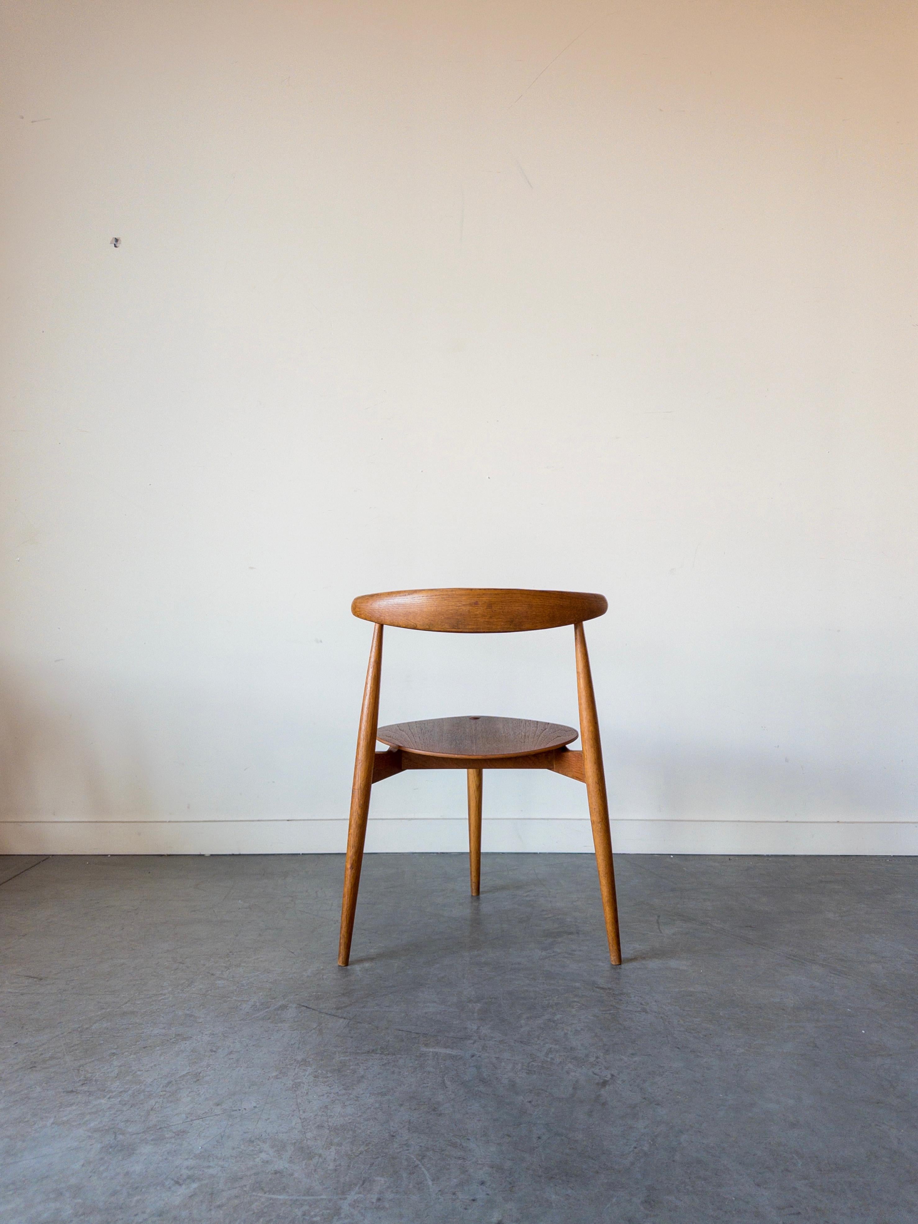 Modell FH4103 Stuhl von Hans J. Wegner, für Fritz Hansen, 1950er Jahre (Eichenholz) im Angebot