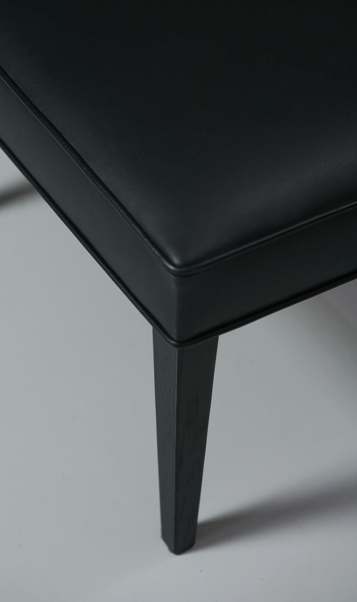 Fauteuil et tabouret modèle FH419, Frits Henningsen, Carl Hansen & Søn, années 2000 en vente 5