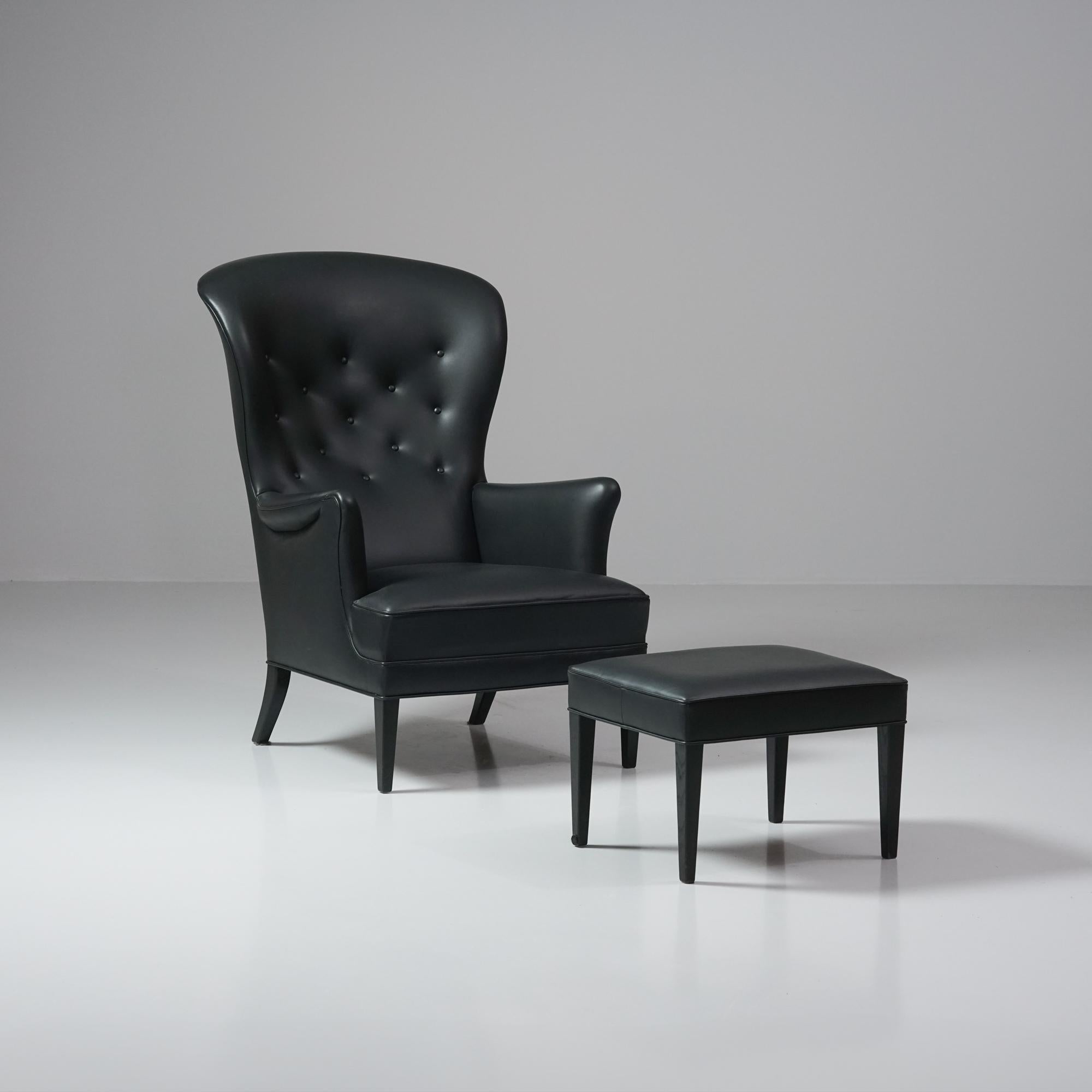 Fauteuil et tabouret modèle FH419 