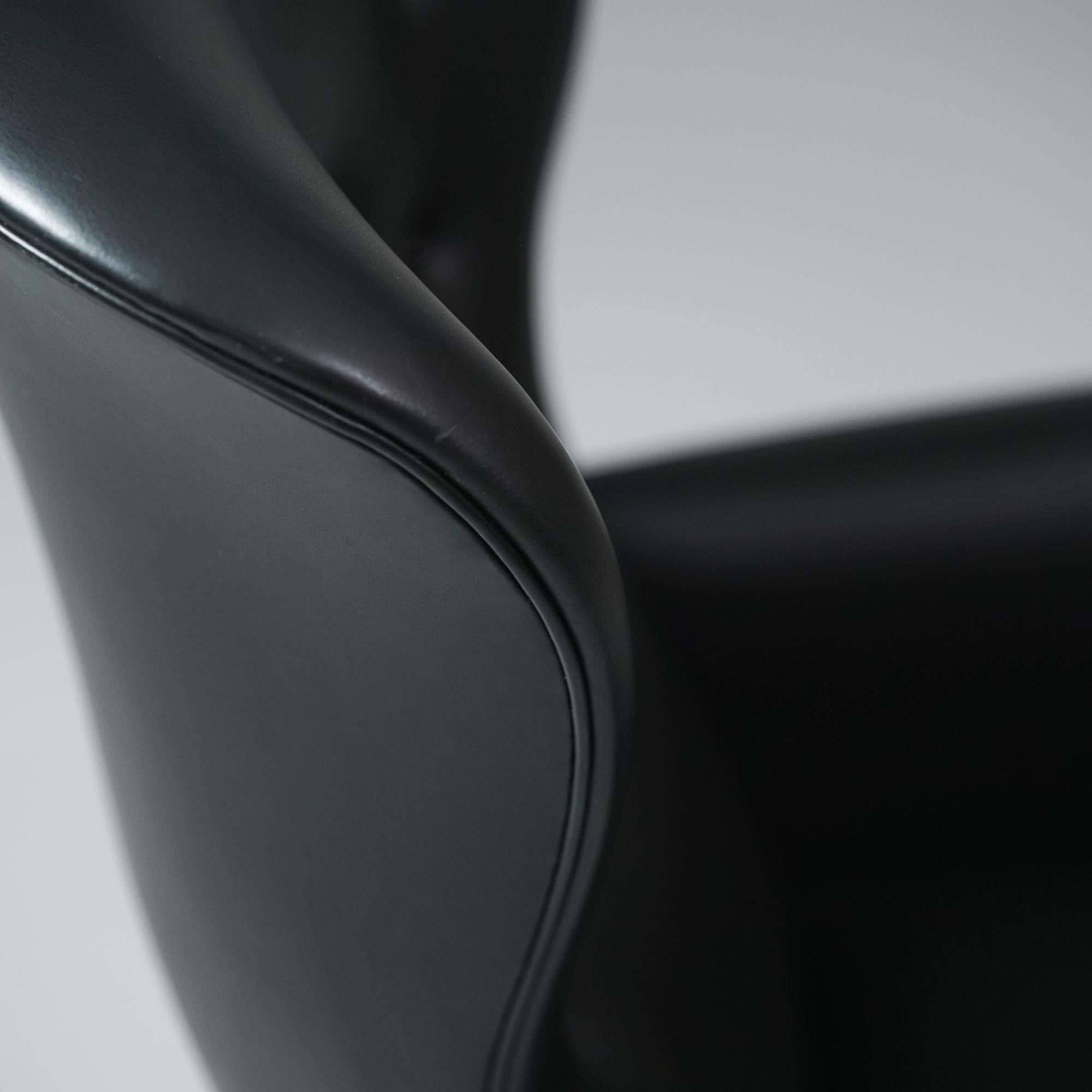 Fauteuil et tabouret modèle FH419, Frits Henningsen, Carl Hansen & Søn, années 2000 en vente 1