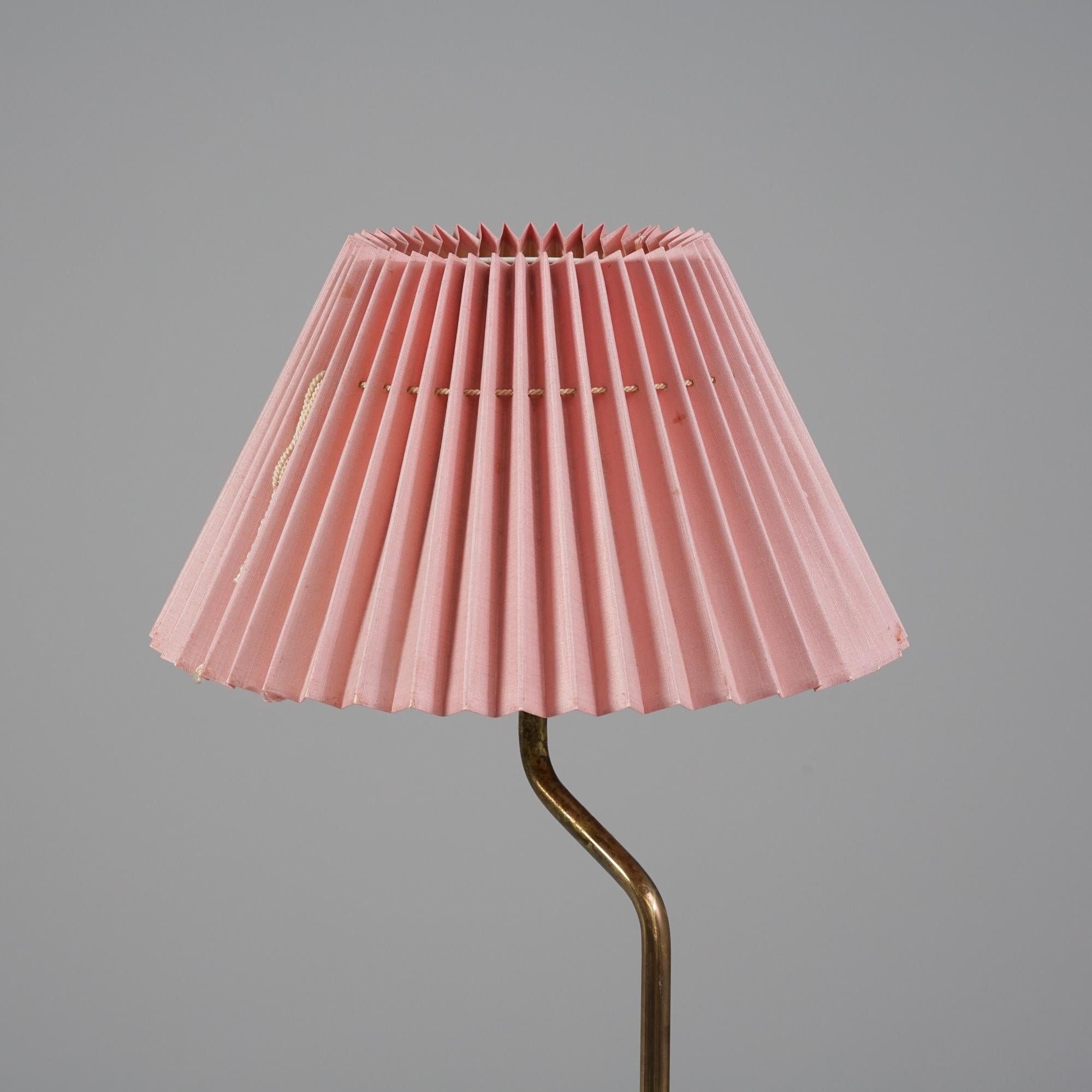 Scandinavian Modern Model G125-2 Floor Lamp, Nya Öia, Sweden, Mid-20th Century For Sale