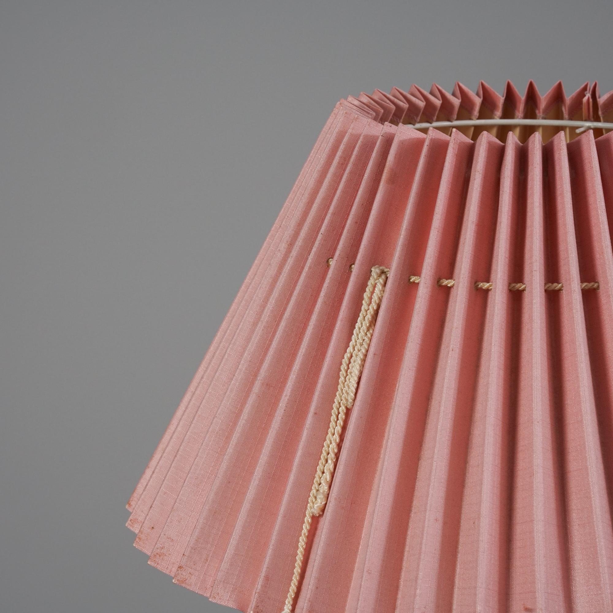 Model G125-2 Floor Lamp, Nya Öia, Sweden, Mid-20th Century In Good Condition For Sale In Helsinki, Uusimaa
