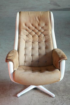 Model Galaxy Space Age Swivel Lounge Chair en cuir par Alf Svensson pour DUX