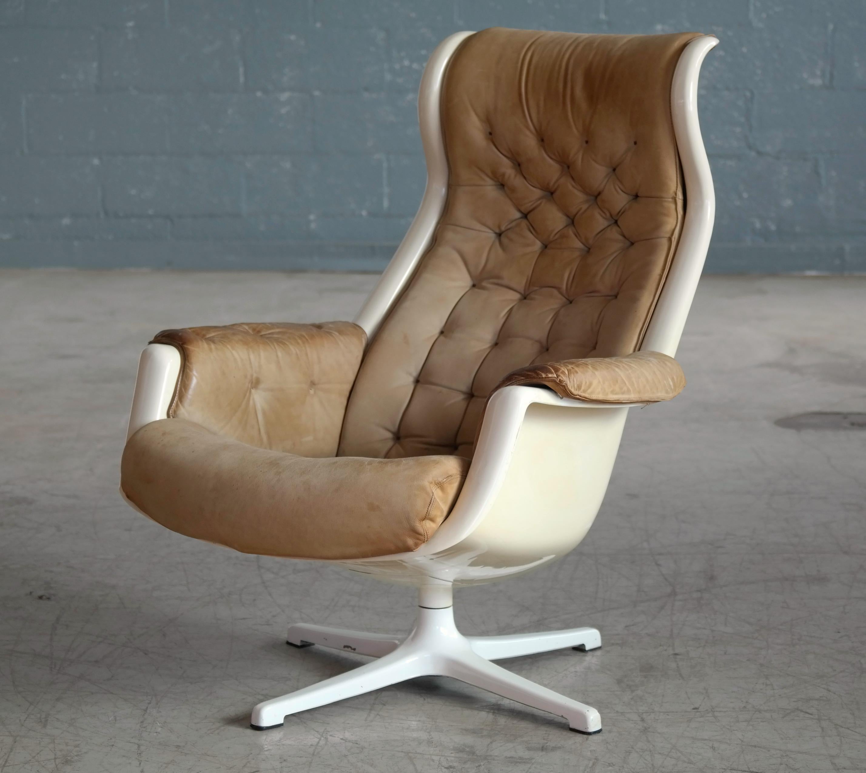 Swedish Model Galaxy Space Age Swivel Lounge Chair in Leather by Alf Svensson for DUX