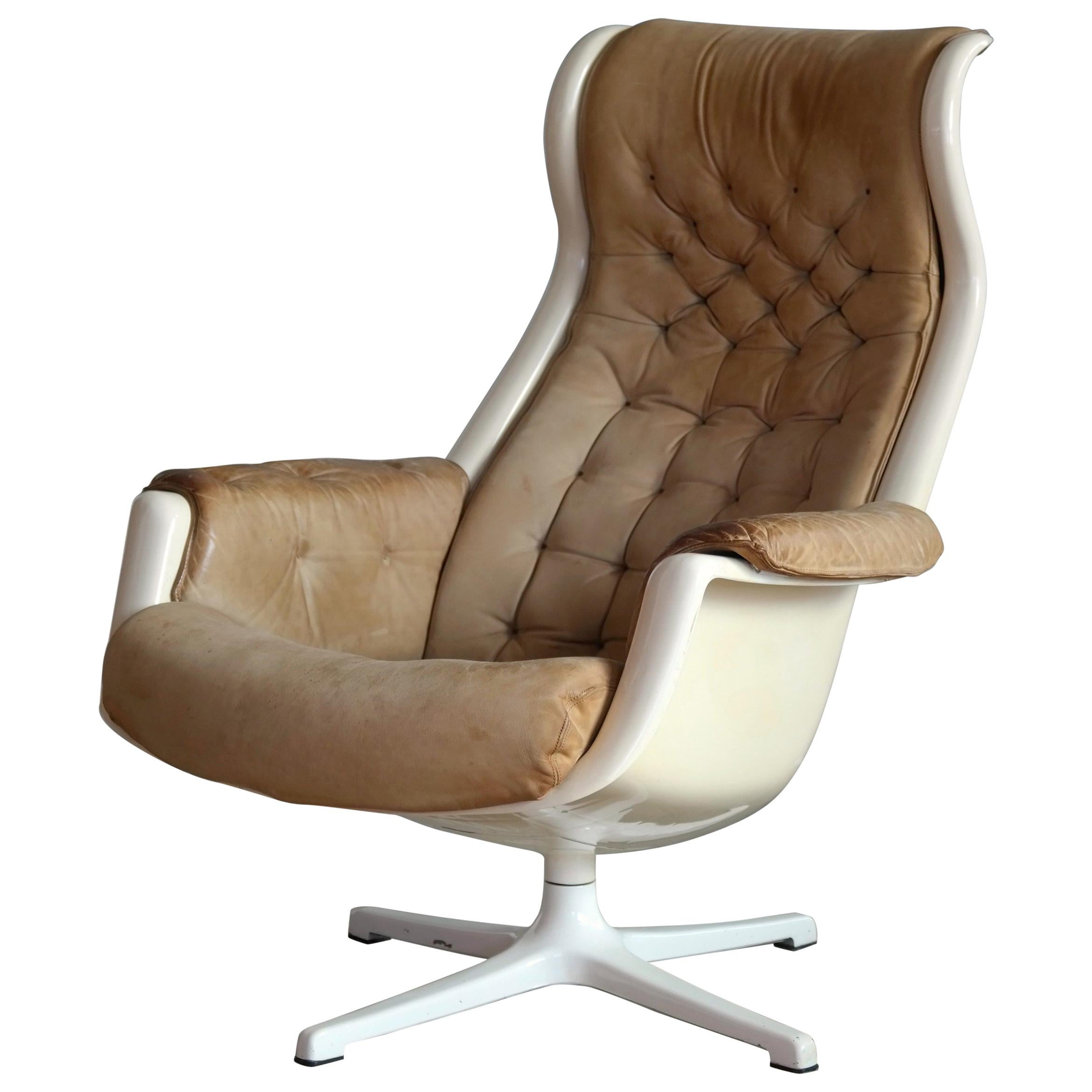 Model Galaxy Space Age Swivel Lounge Chair in Leather by Alf Svensson for DUX