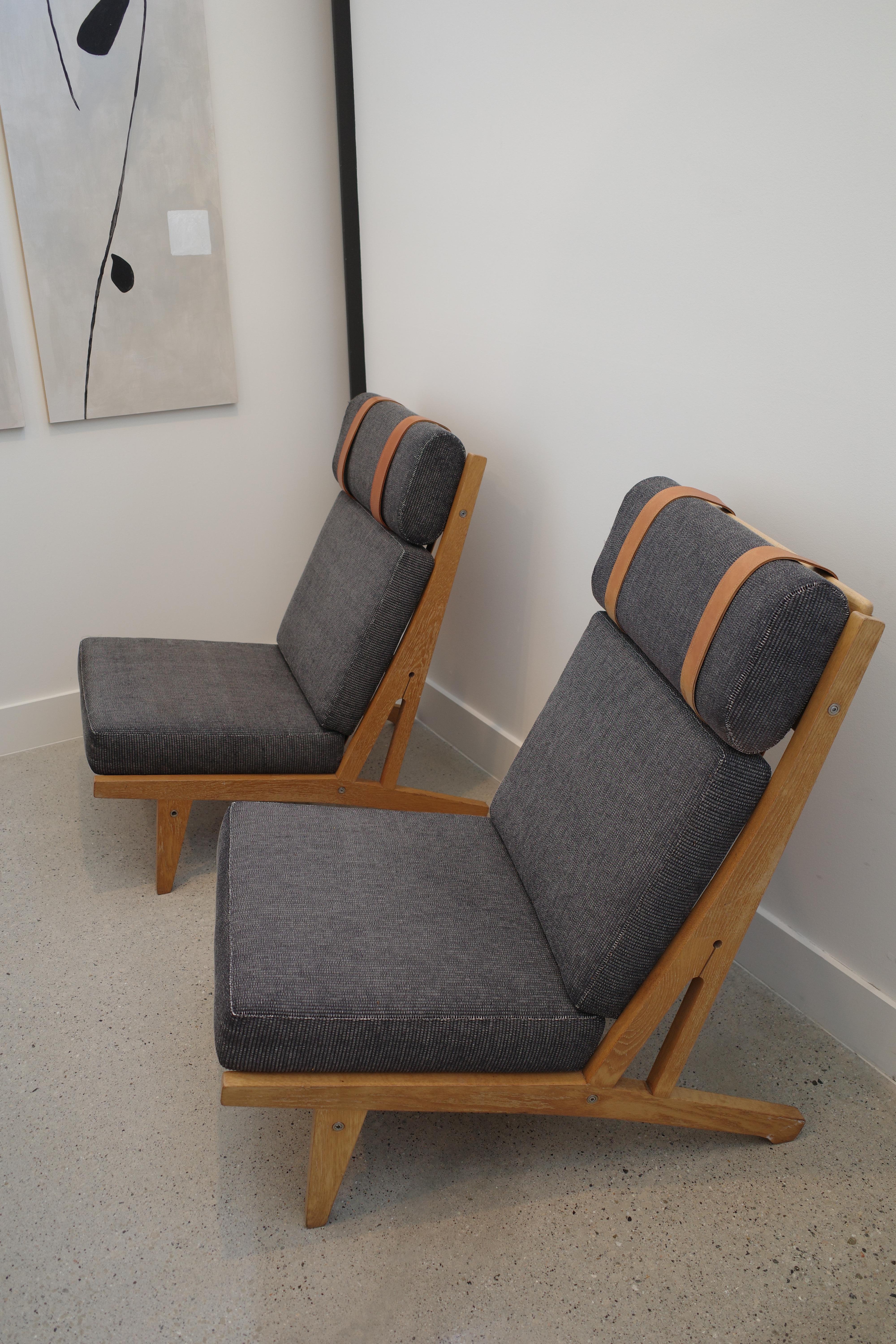 Pelle Sedie da salotto modello GE-375 in Oak di Hans Wegner per Getama in vendita