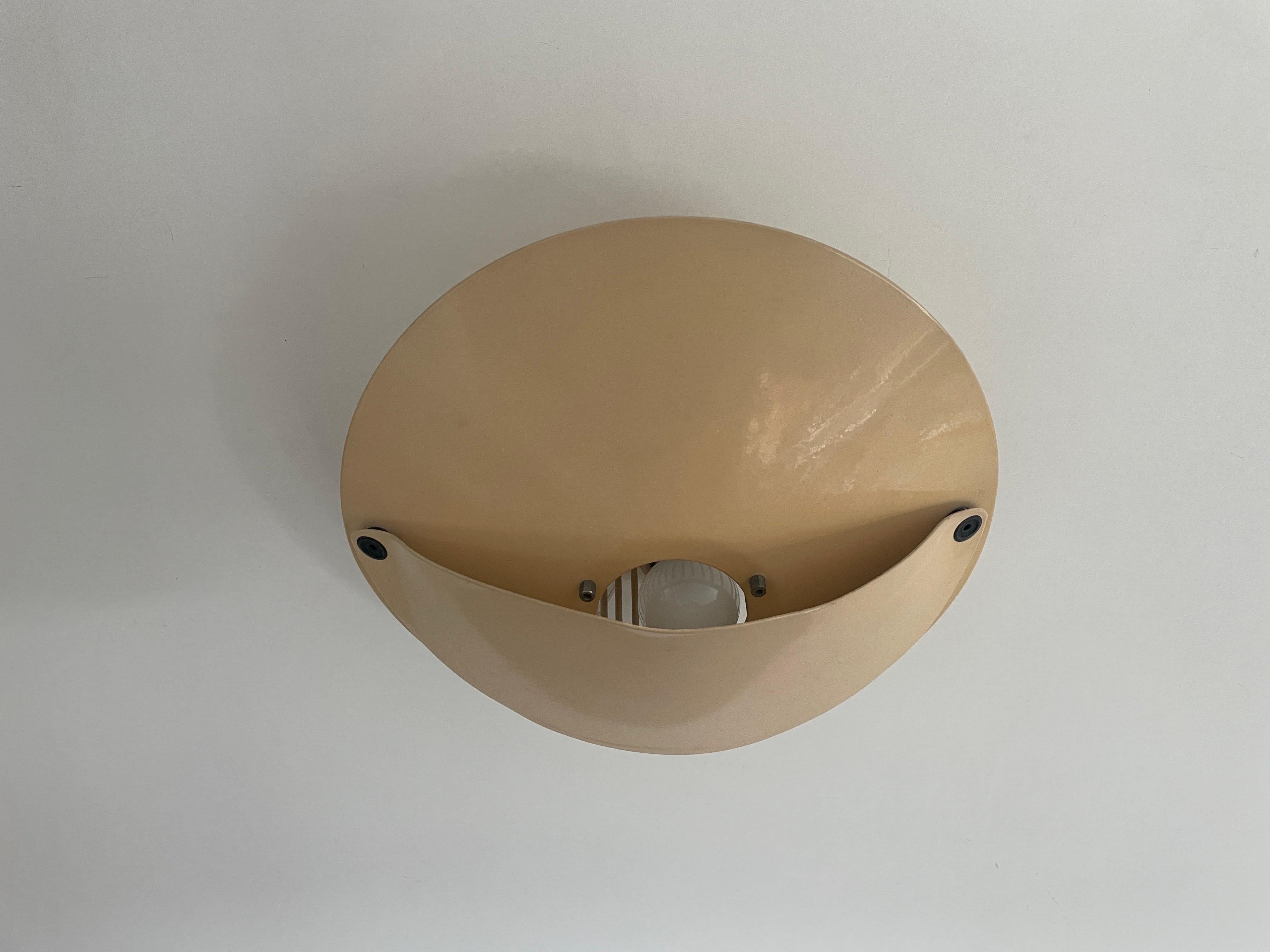Wandleuchte Modell „Giovi“ von Achille Castiglioni für Flos, 1970er Jahre, Italien

Der Lampenschirm ist in sehr gutem Vintage-Zustand.

Diese Lampe funktioniert mit E14-Glühbirnen. 
Verkabelt und geeignet für 220V und 110V für alle
