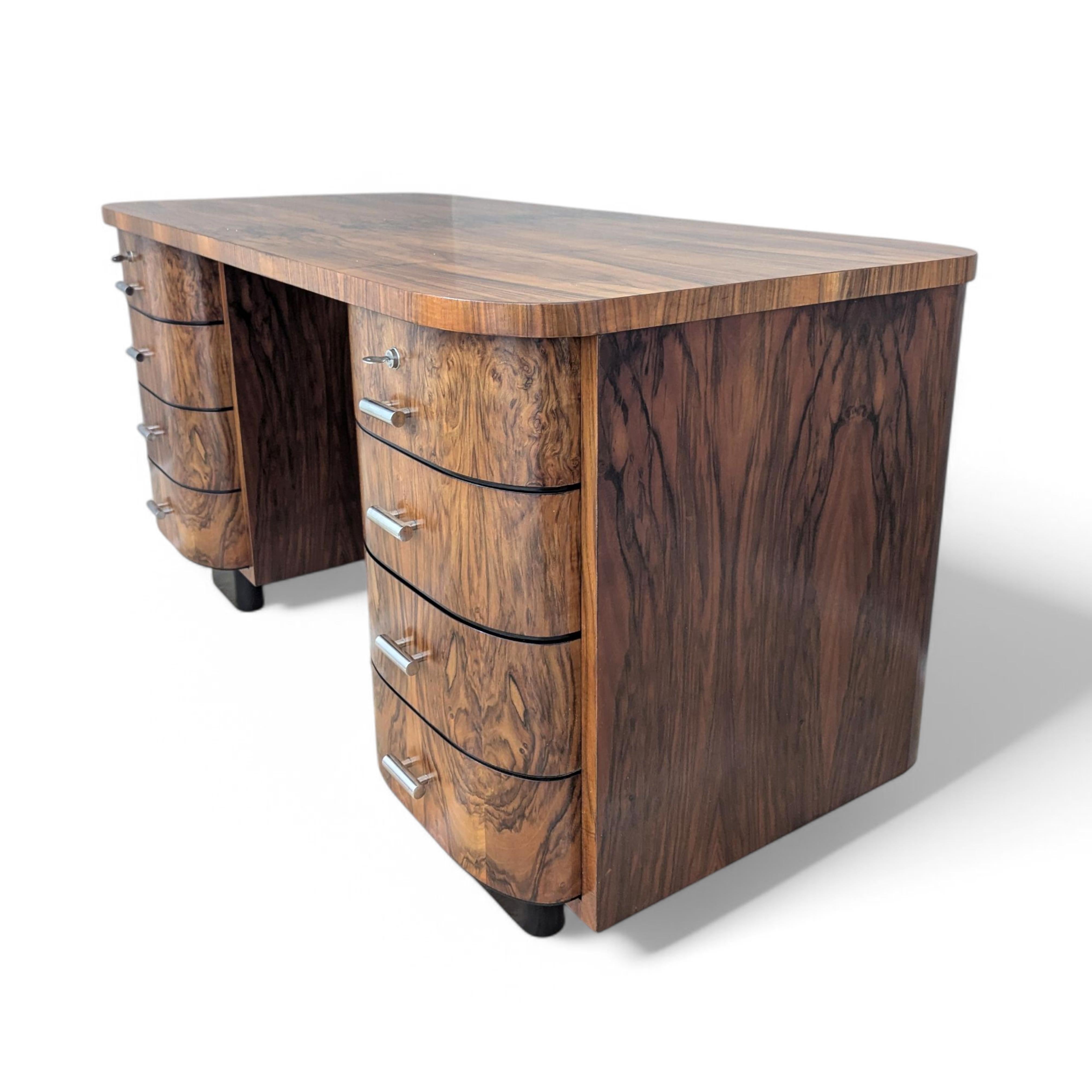 Model H 178 Executive Desk by Jindřich Halabala for UP Zàvody, 1930s In Excellent Condition In PRAHA 5, CZ