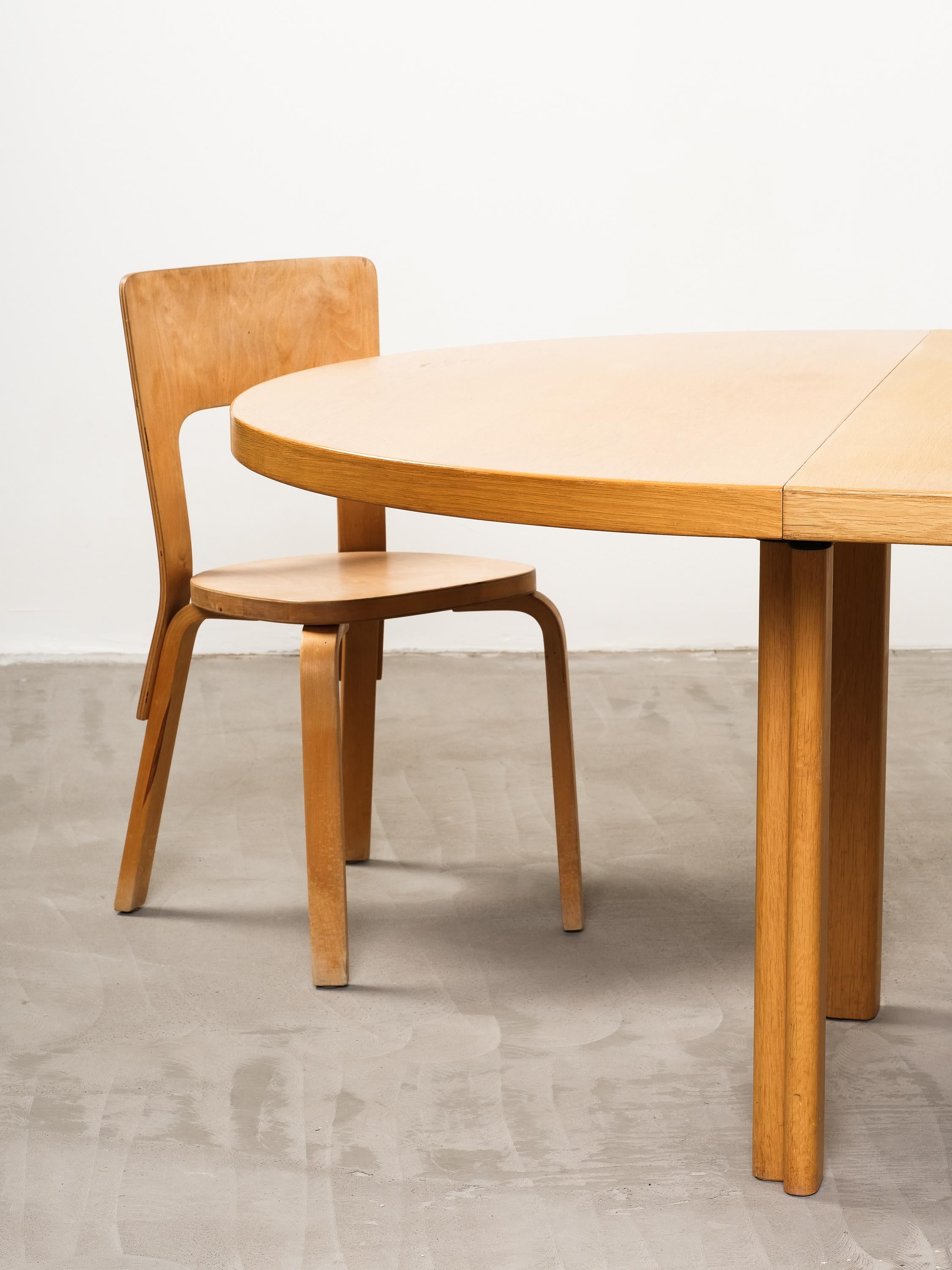 Model H93 Extendable Dining Table in Oak by Alvar Aalto for Artek, 1960s/70s 10