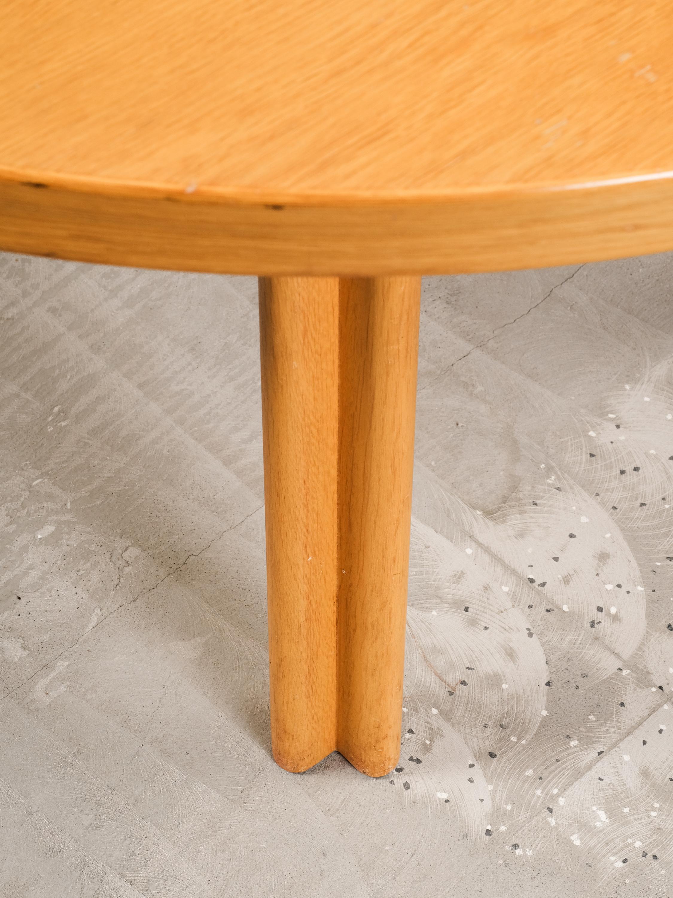 Model H93 Extendable Dining Table in Oak by Alvar Aalto for Artek, 1960s/70s In Good Condition In Karis, Nyland