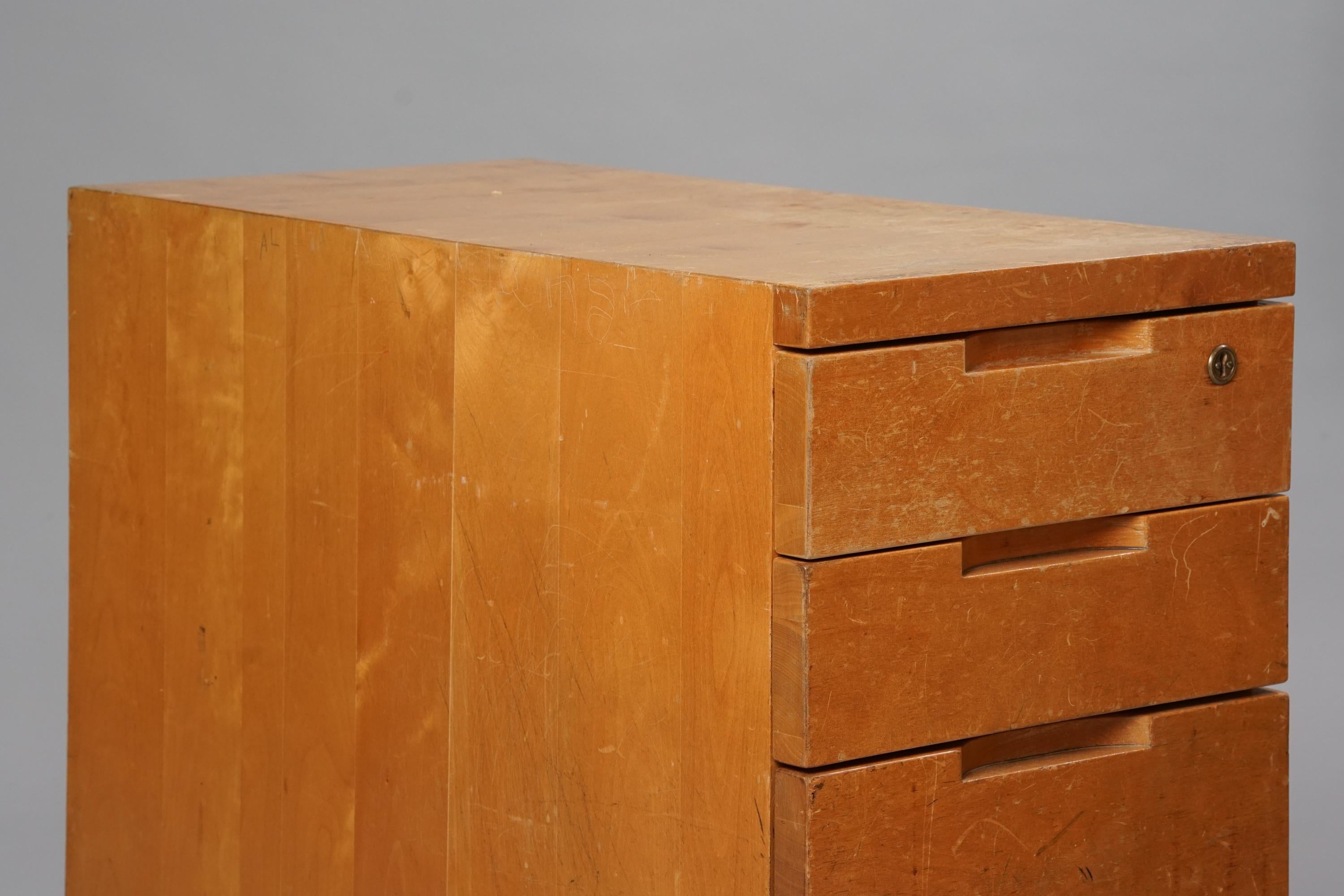 Model HB96 chest of drawers, design by Alvar Aalto, 1930s. Birch. Good vintage condition, rich patina and wear consistent with age and use. 

Alvar Aalto (1898-1976) is probably the most famous Finnish architect and designer in the world. Aalto