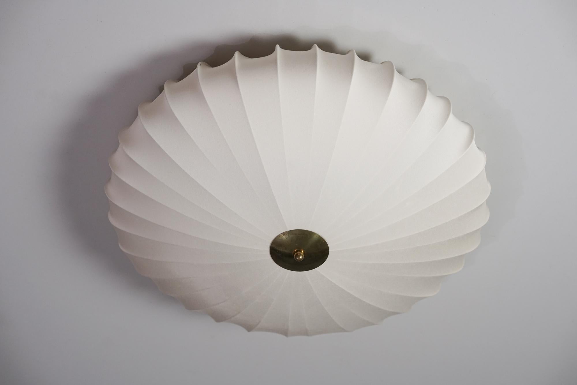 Modèle K5-25 encastrable, fabriqué par Idman Oy, années 1950. Remeublé avec le tissu 