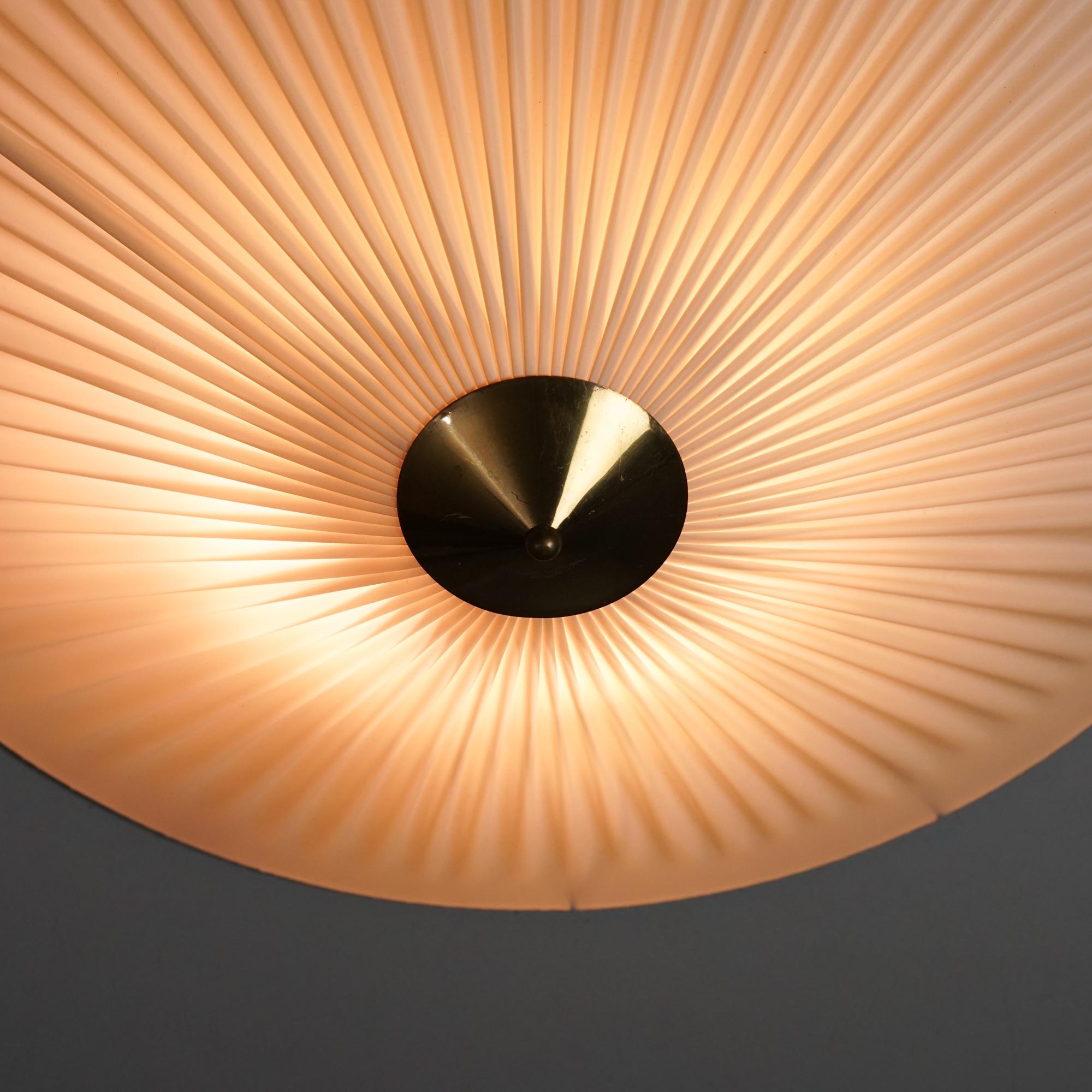 Scandinavo moderno Model K5-26 Flush Mount, Idman Oy, 1950s in vendita