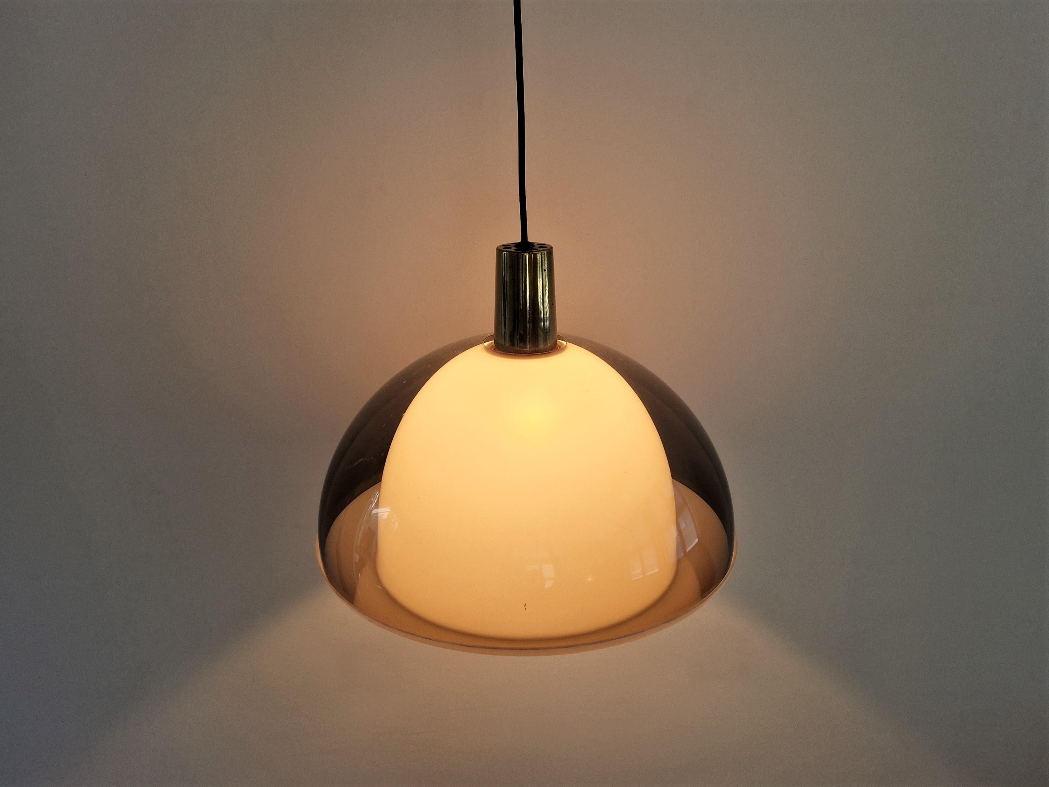 Ottone Lampada a sospensione Model 'Kuplat' di Yki Nummi, Finlandia, anni '50 in vendita