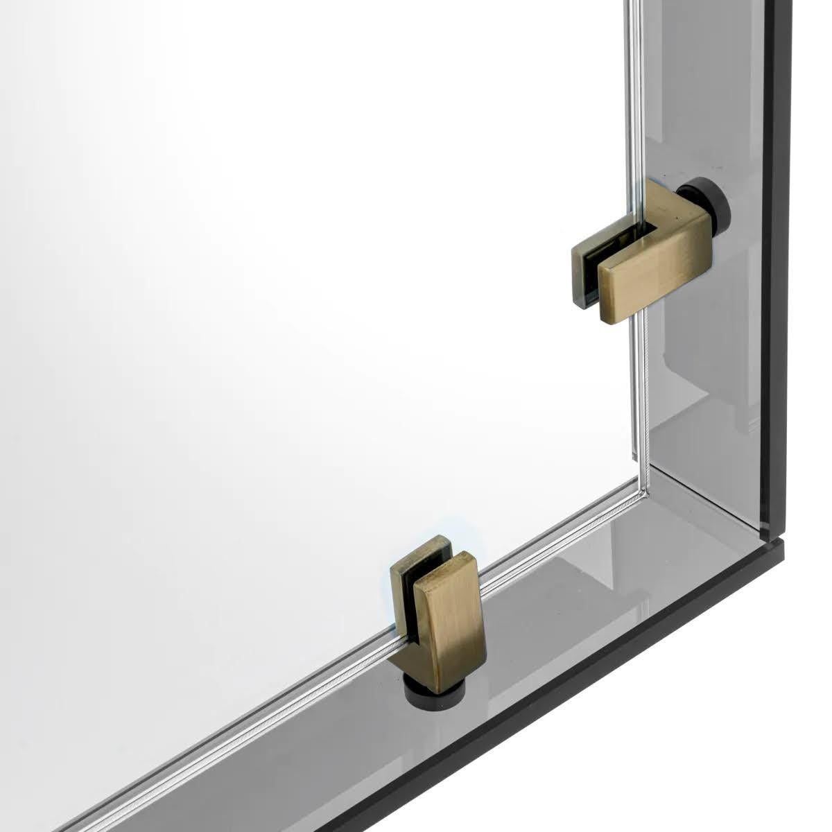 Francese Specchio I.L.A., vetro fumé e finitura in ottone antico. in vendita