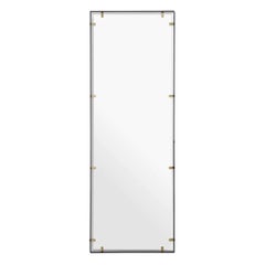 Specchio I.L.A., vetro fumé e finitura in ottone antico.