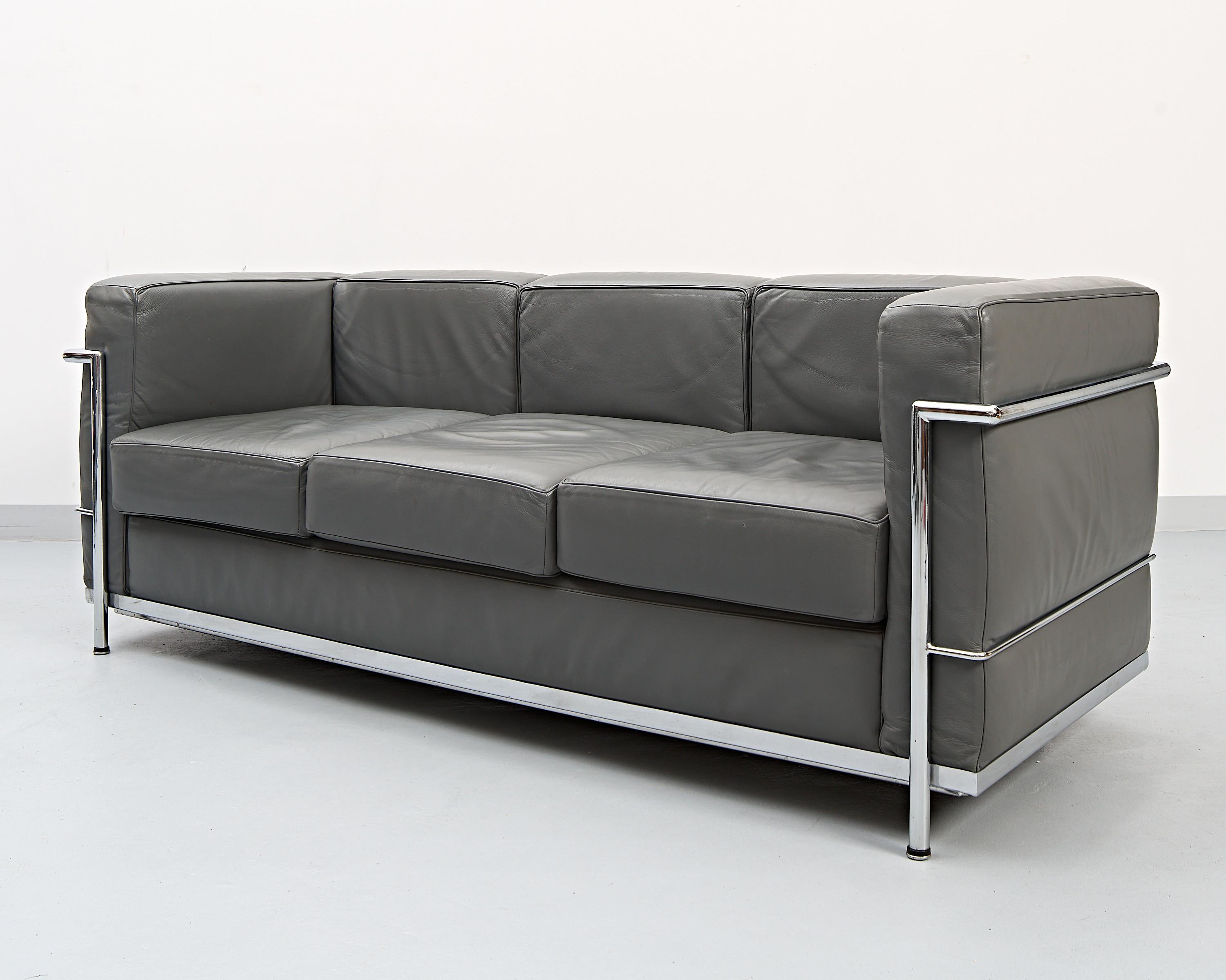 Italian Model LC2 3-Seater Sofa by Le Corbusier for Alivar, 1980s For Sale