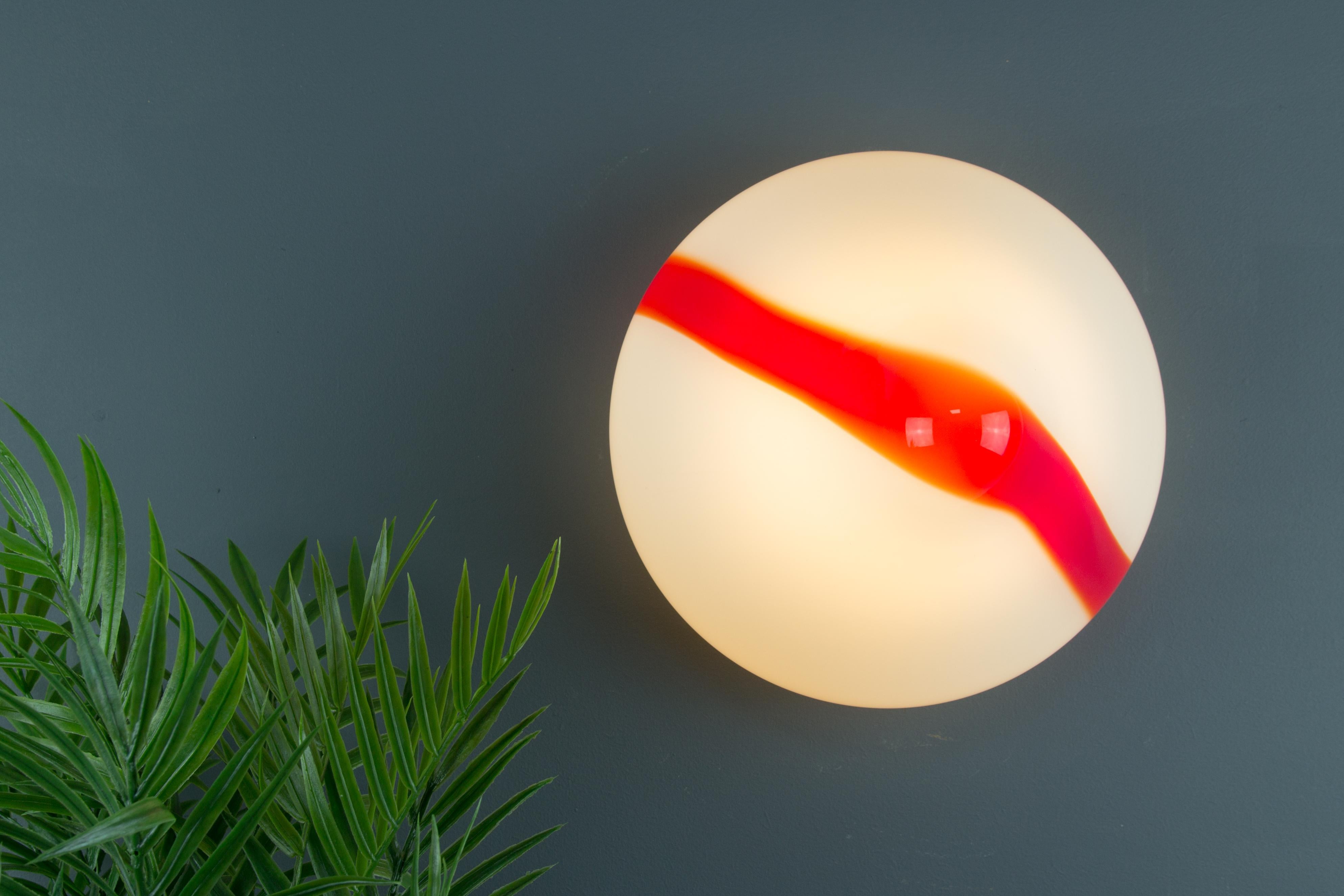 Model MICO Murano White & Red Glass Ceiling Lamp by Renato Toso for Leucos, 1972 For Sale 13