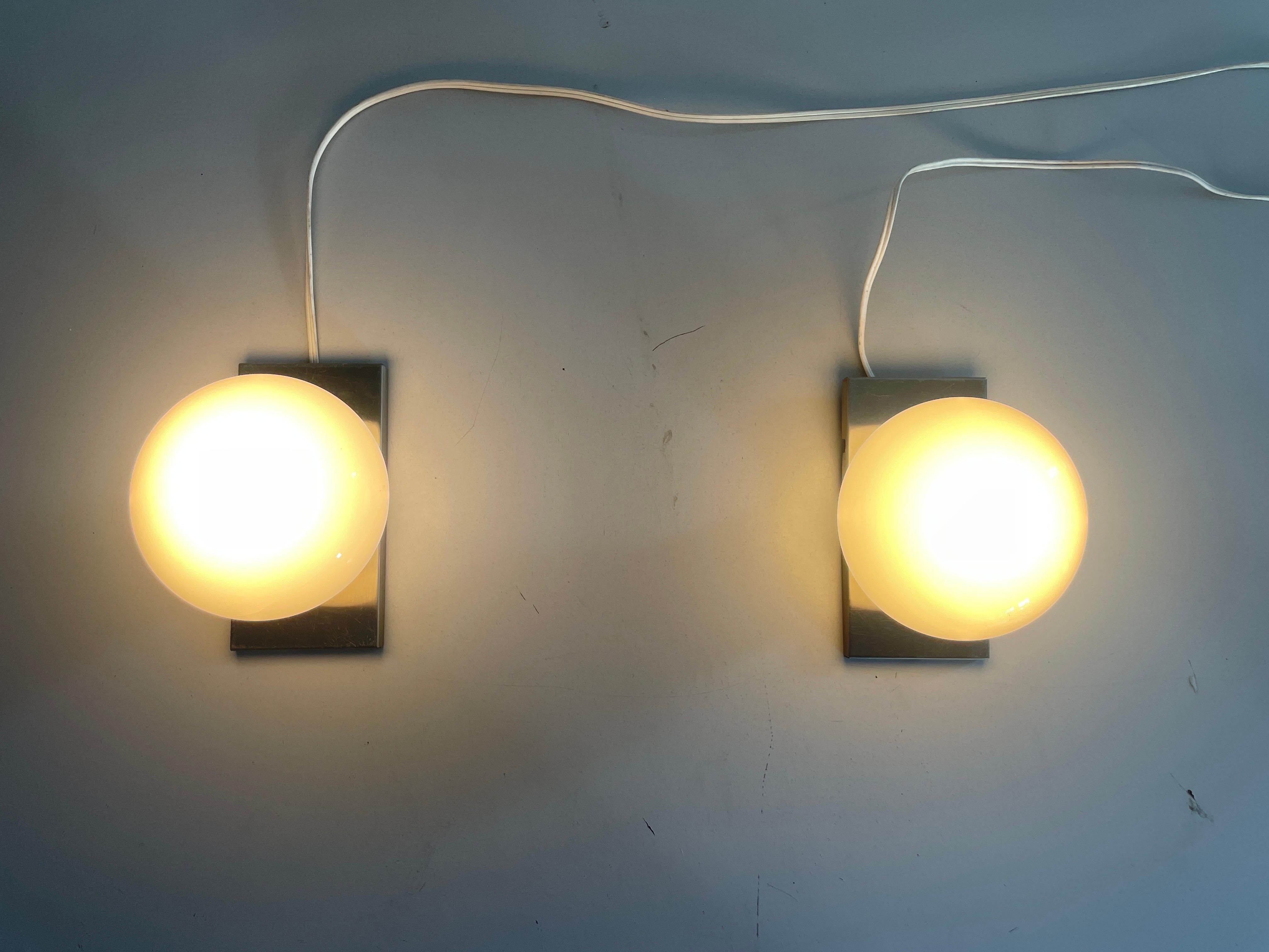 Model Modulo Glass and Chrome Pair of Wall Lamps by S.T. Valenti, 1970s, Italy For Sale 7