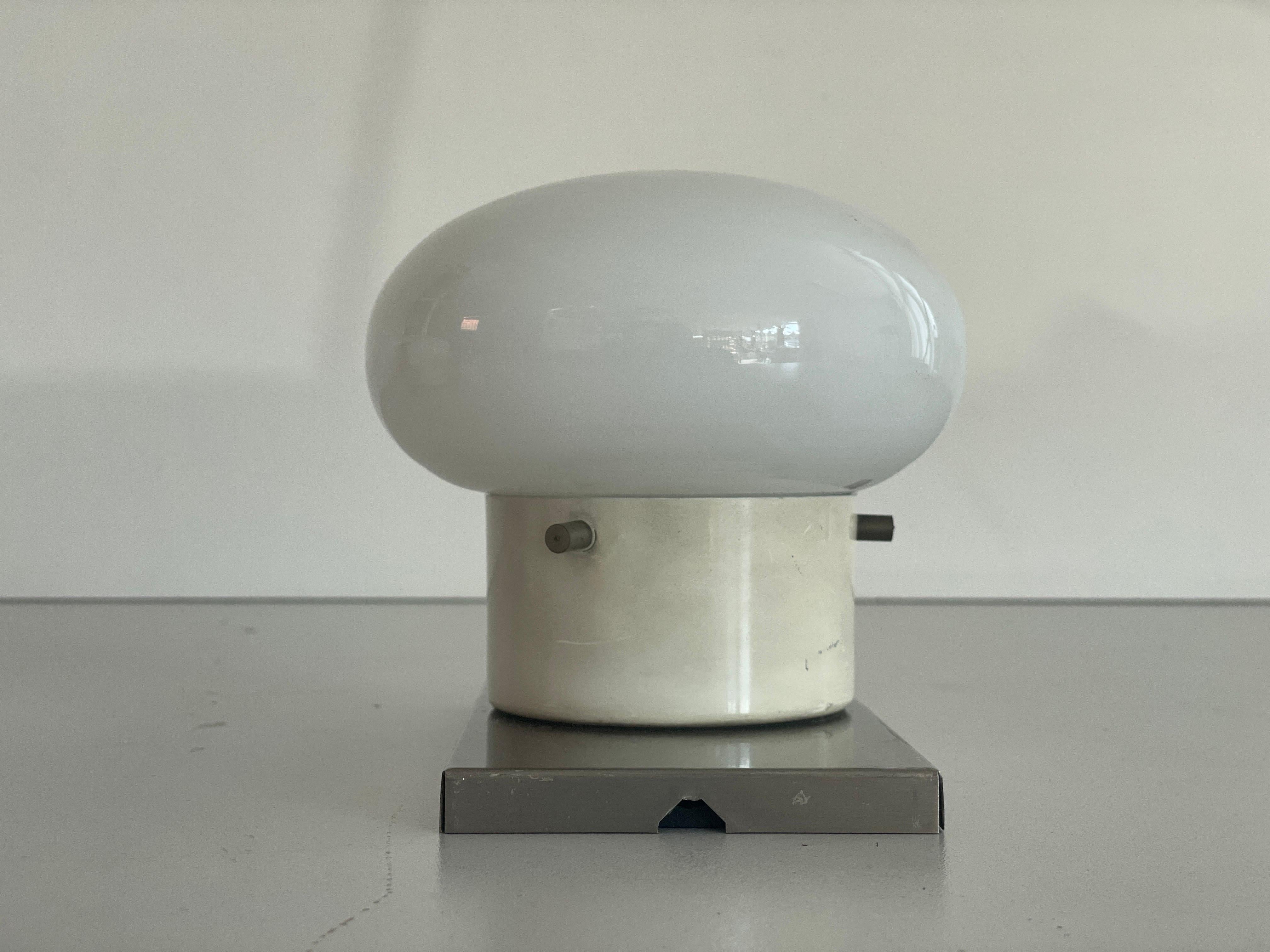 Model Modulo Glass and Chrome Pair of Wall Lamps by S.T. Valenti, 1970s, Italy For Sale 2