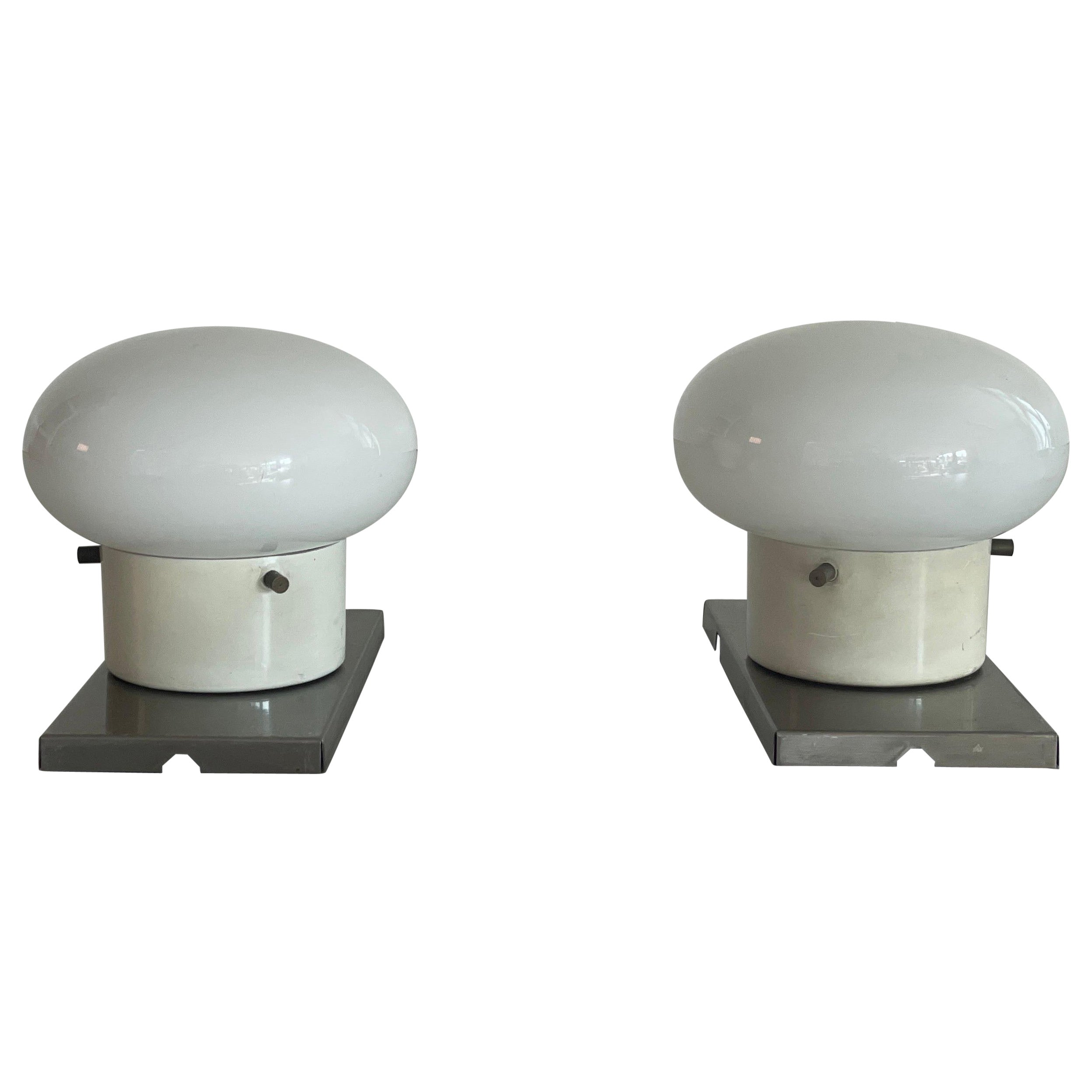 Model Modulo Coppia di lampade da parete in vetro e cromo di AT&T. Valenti, anni '70, Italia in vendita