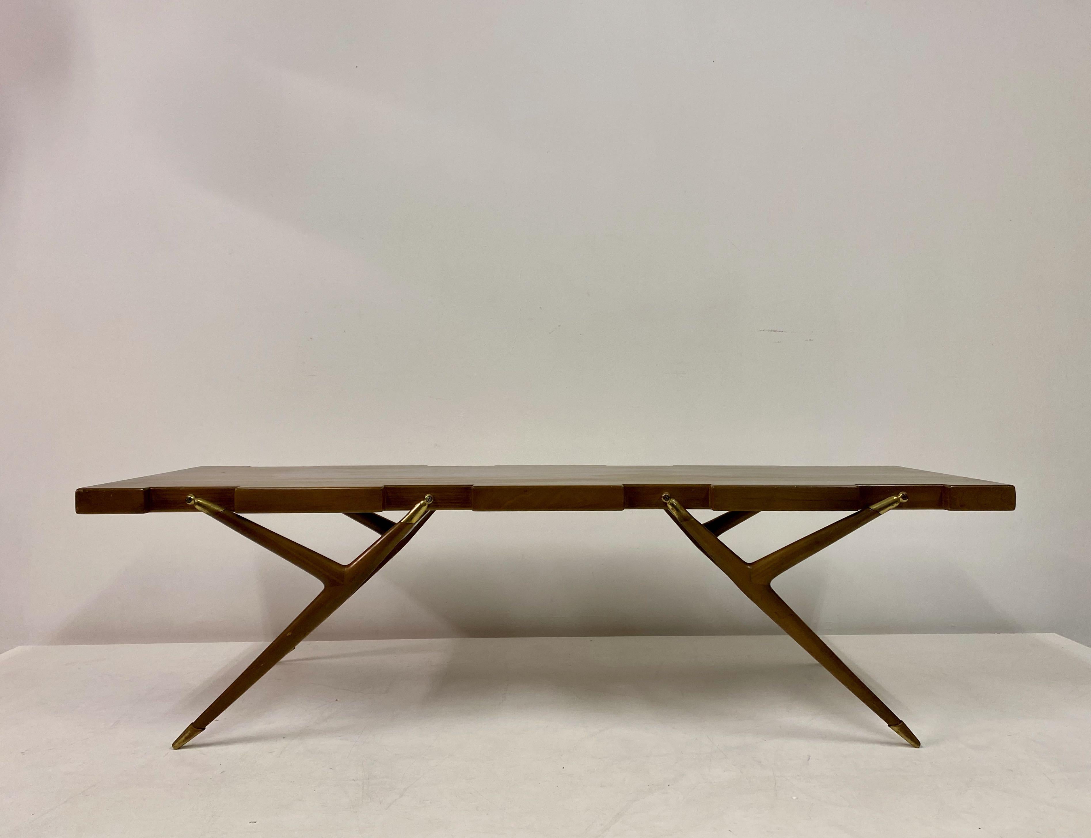 Model No. 1116 Coffee Table by Ico Parisi for Singer & Sons In Good Condition For Sale In London, London