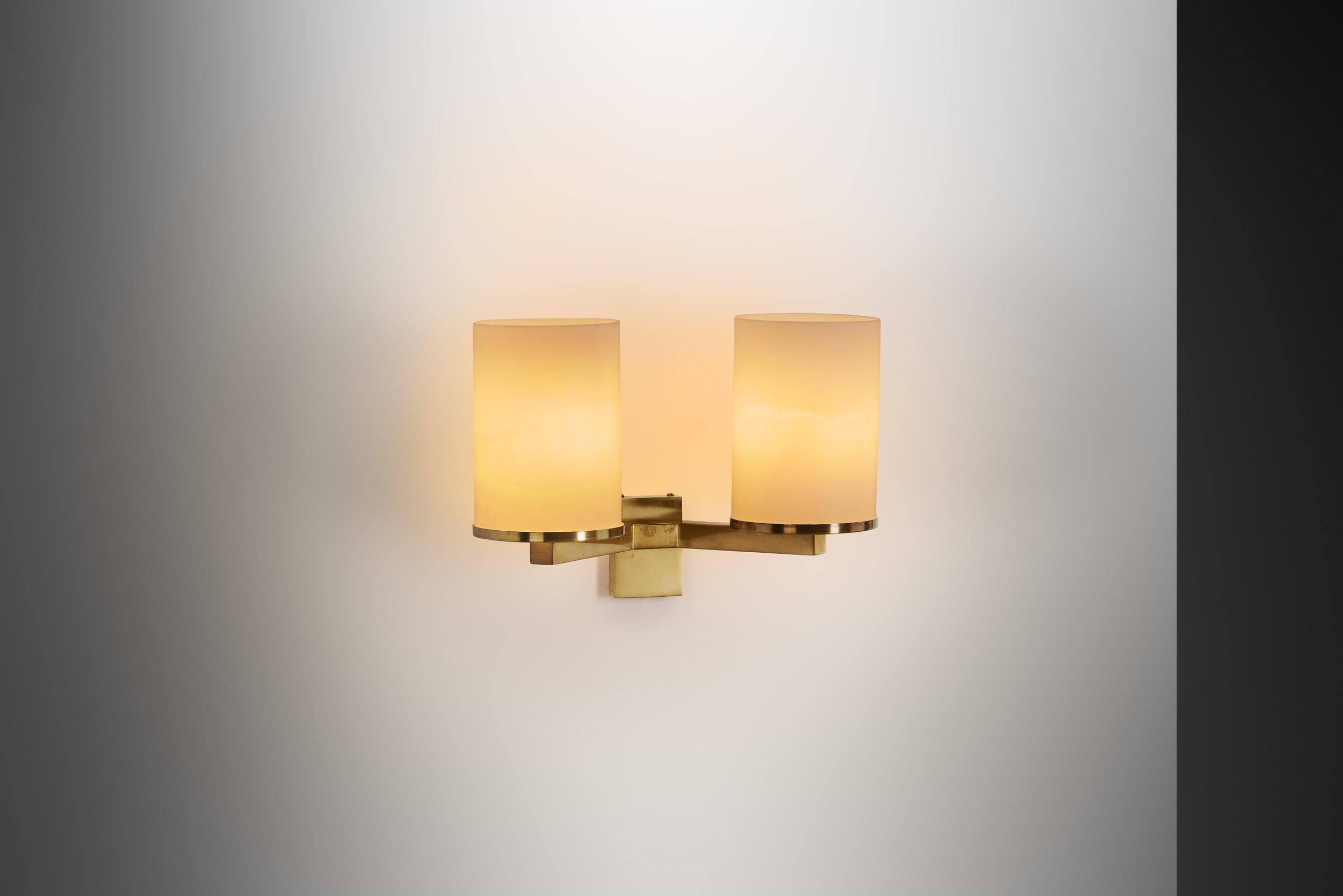 From 1920 to 1939, Art Deco revolutionized 20th century architecture and design. The period also gave birth to the Jean Perzel company, which would also make its mark on the world of lighting and design. Jean Perzel’s light fixtures and furniture in