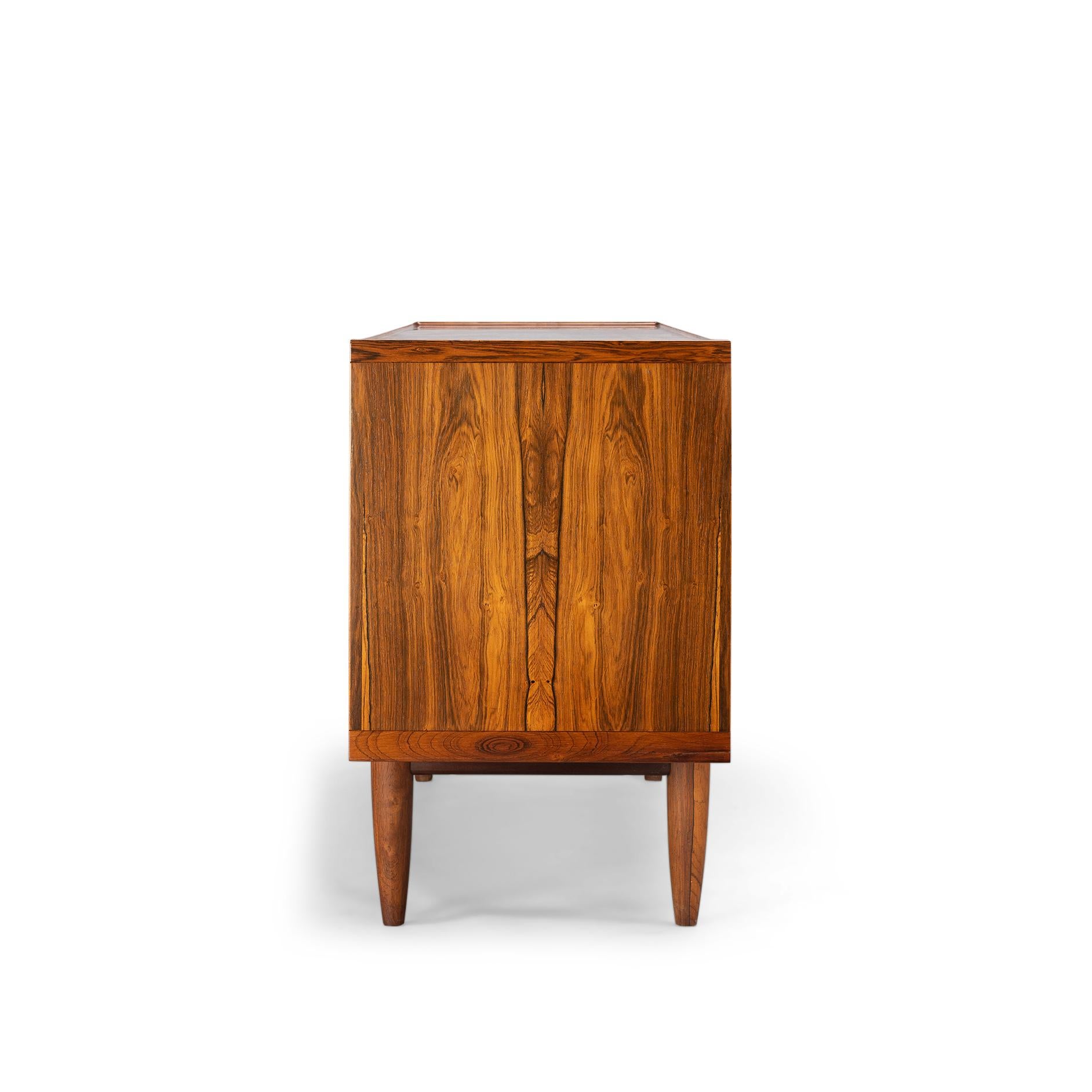Model No. 20 Rosewood Sideboard by Niels O. Moller for J.L Møllers, 1950s In Good Condition In Elshout, NL