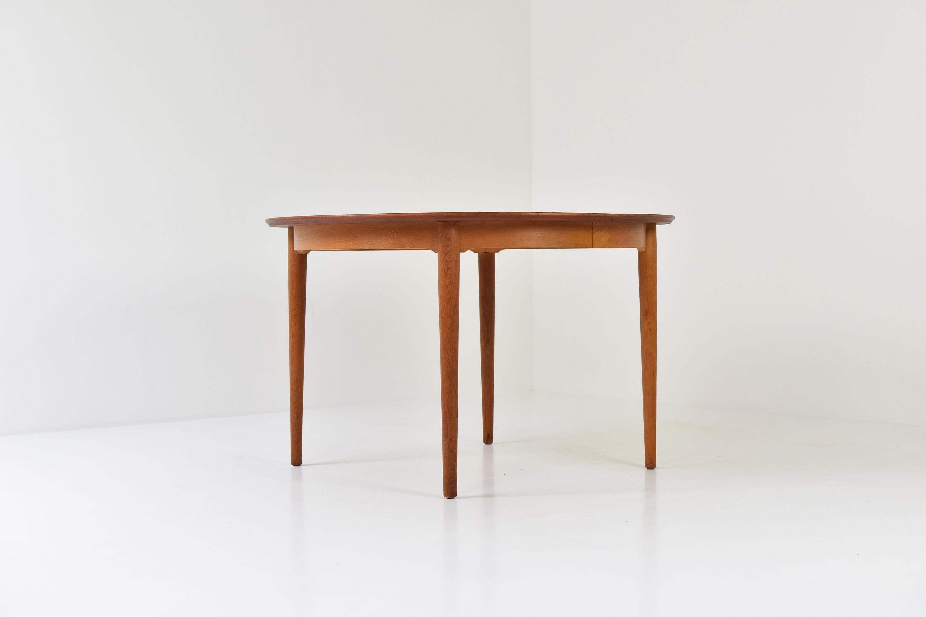 Model No. 204 Dining Table by Arne Vodder for Sibast Mobler, Denmark, 1955 1