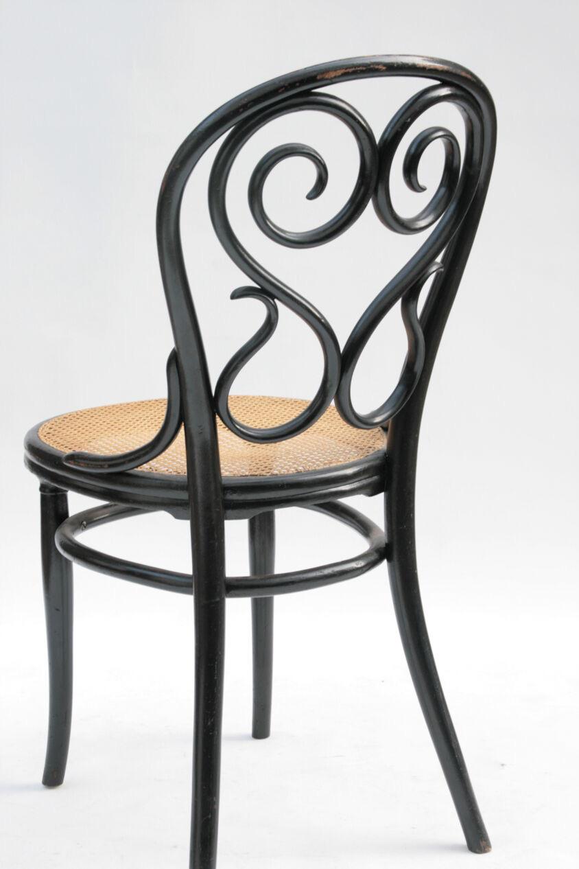 Model No. 4 Daum café chair by Thonet, Austria 1880s 6