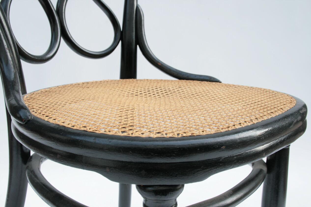 Model No. 4 Daum café chair by Thonet, Austria 1880s 9