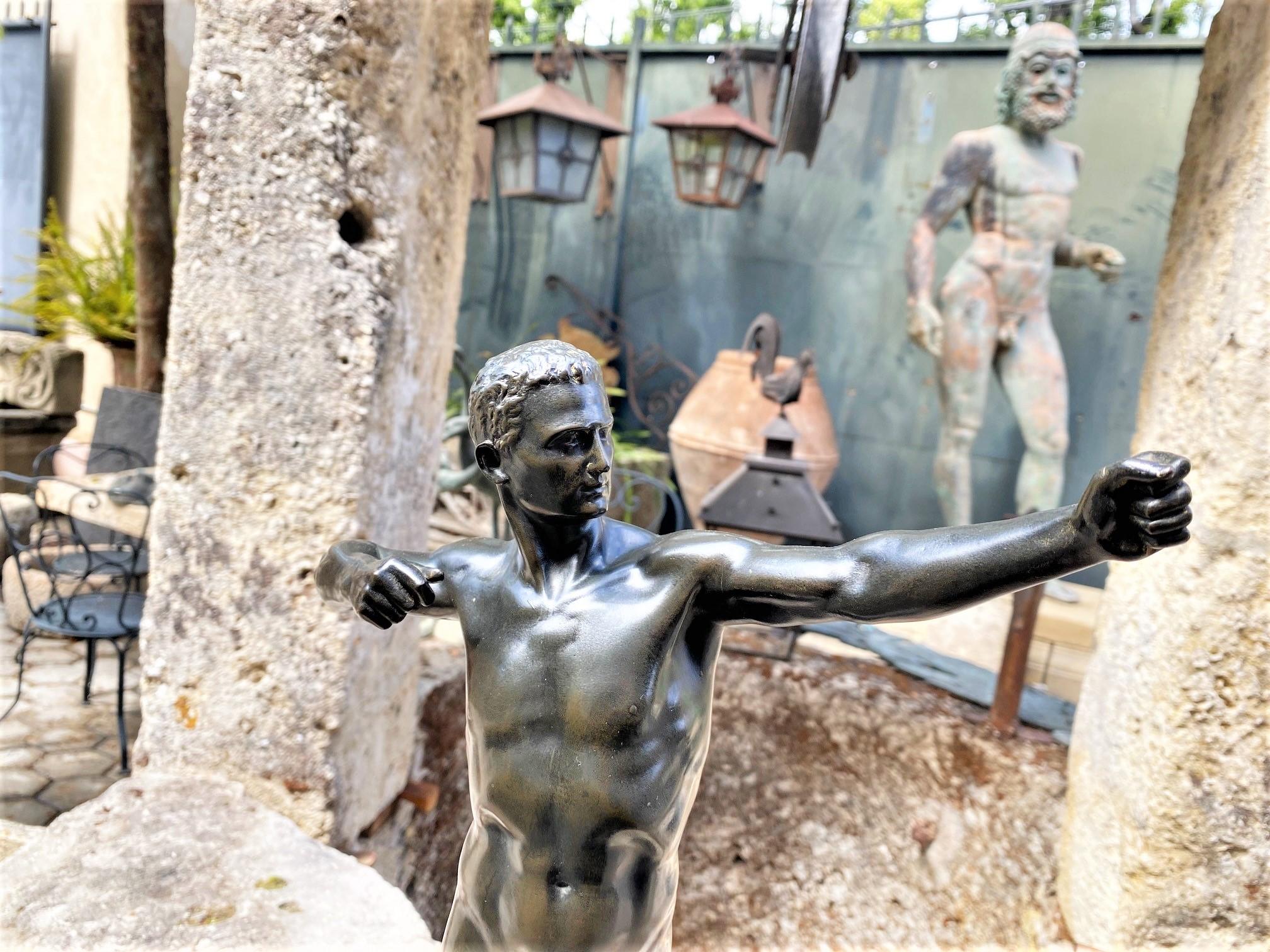 Modelo Arquero Desnudo Escultura Montada Busto Bronce Base Piedra Art Decó Antigüedades CA en venta 1