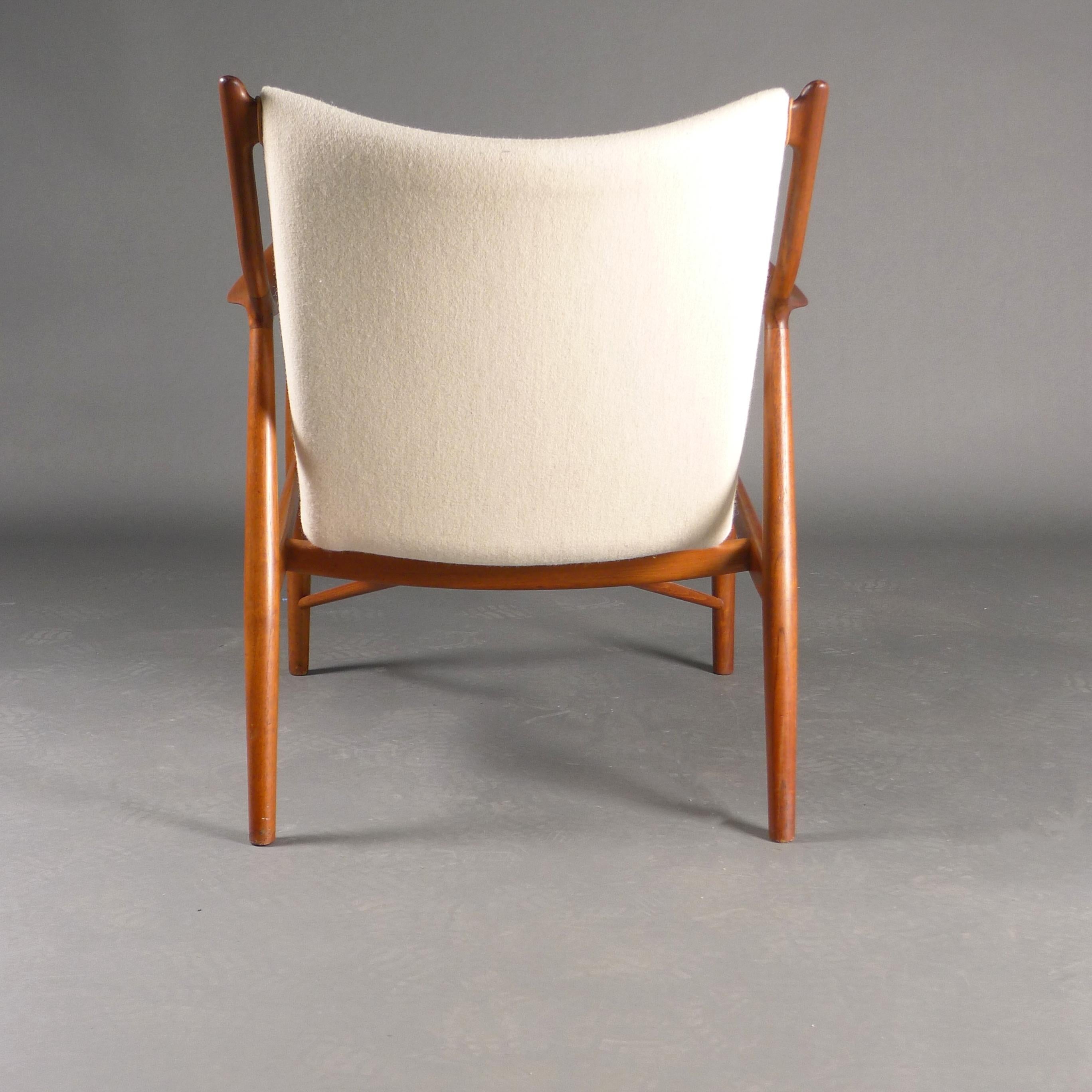 Model NV45 Easy Chair, Designed by Finn Juhl, Made by Niels Vodder, 1940s For Sale 10
