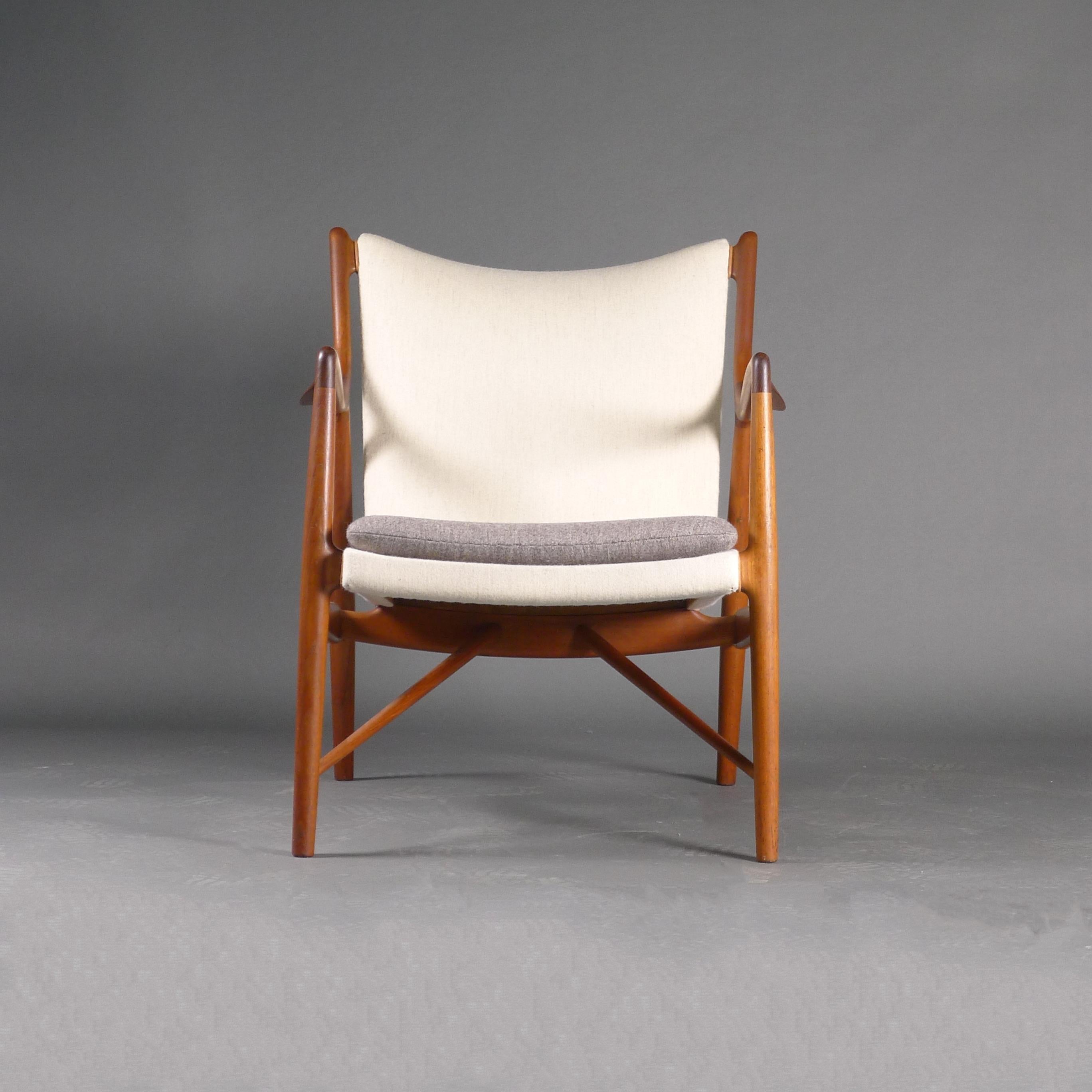 Danish Model NV45 Easy Chair, Designed by Finn Juhl, Made by Niels Vodder, 1940s For Sale