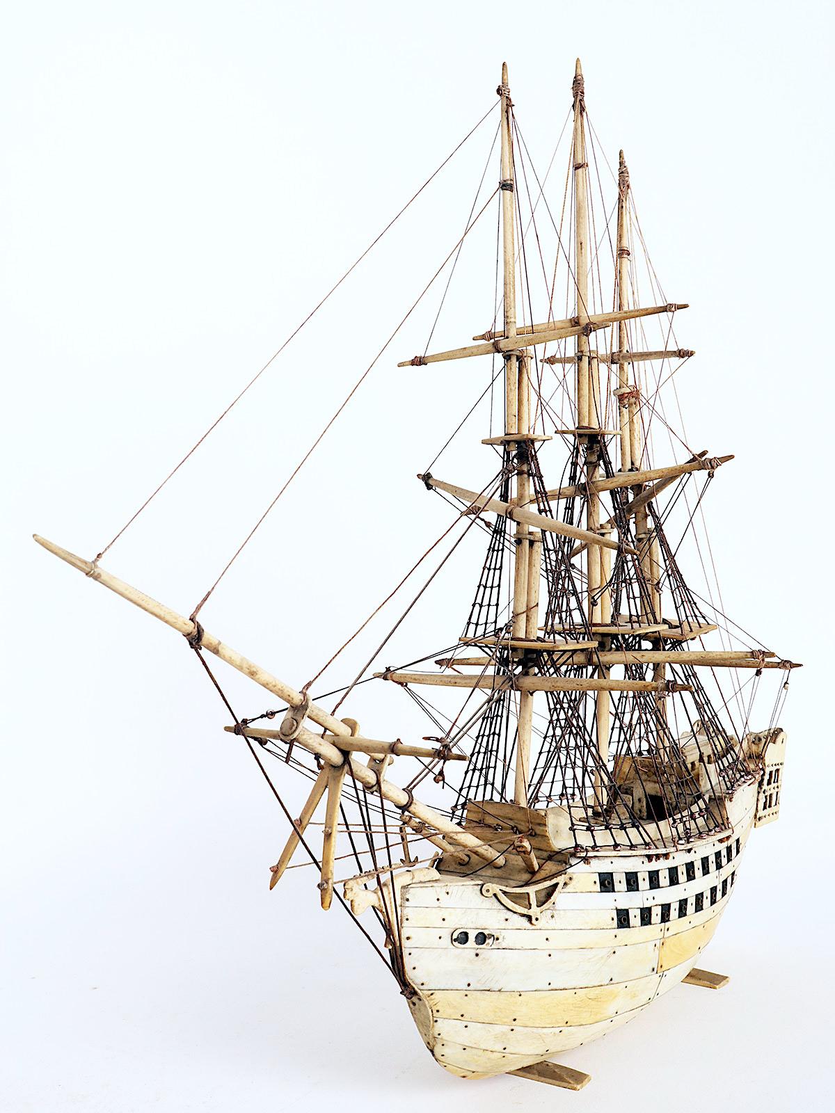 Os Modèle d'un navire de guerre en os, fabriqué par des prisonniers français, Grande-Bretagne, 1793-1815. en vente