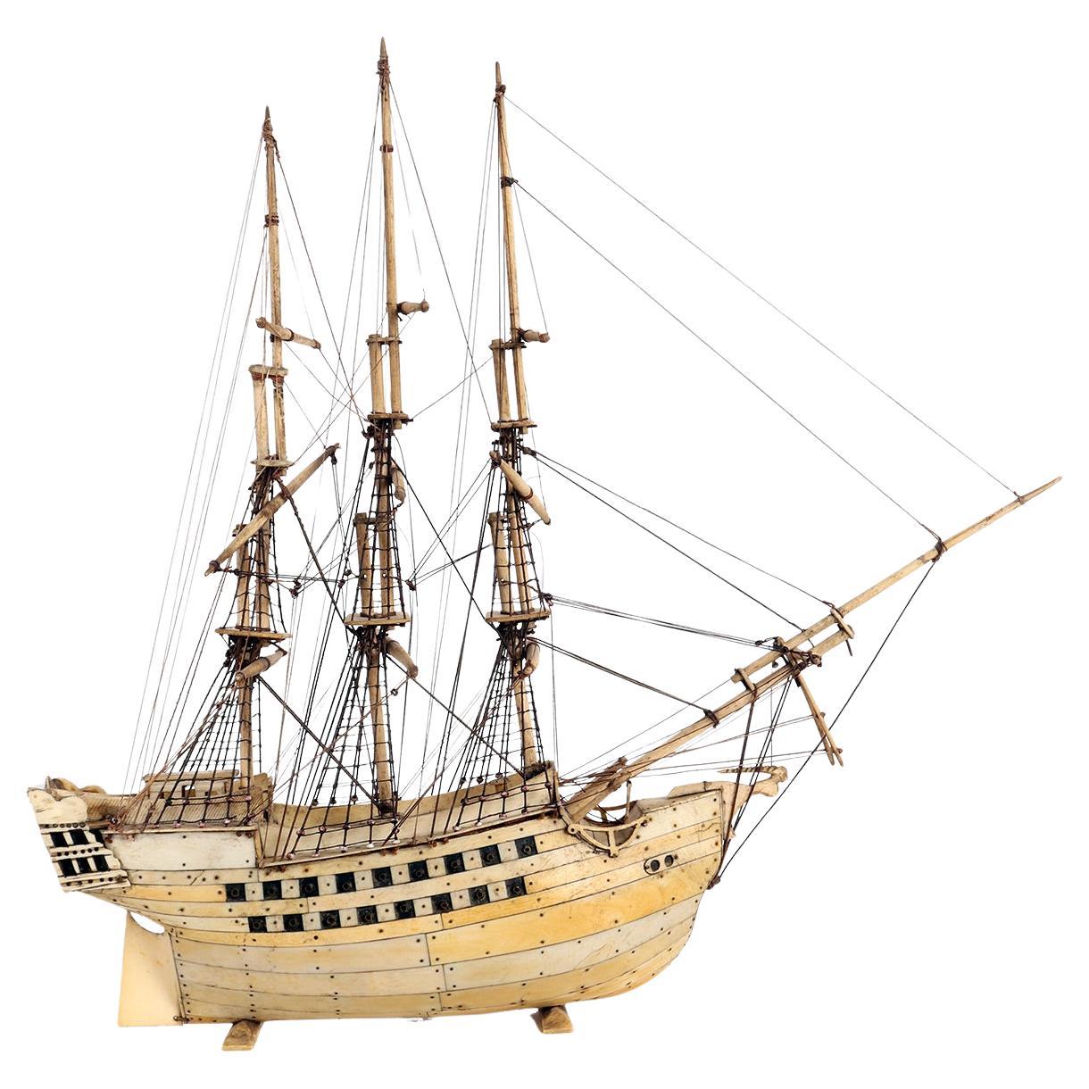 Modèle d'un navire de guerre en os, fabriqué par des prisonniers français, Grande-Bretagne, 1793-1815. en vente