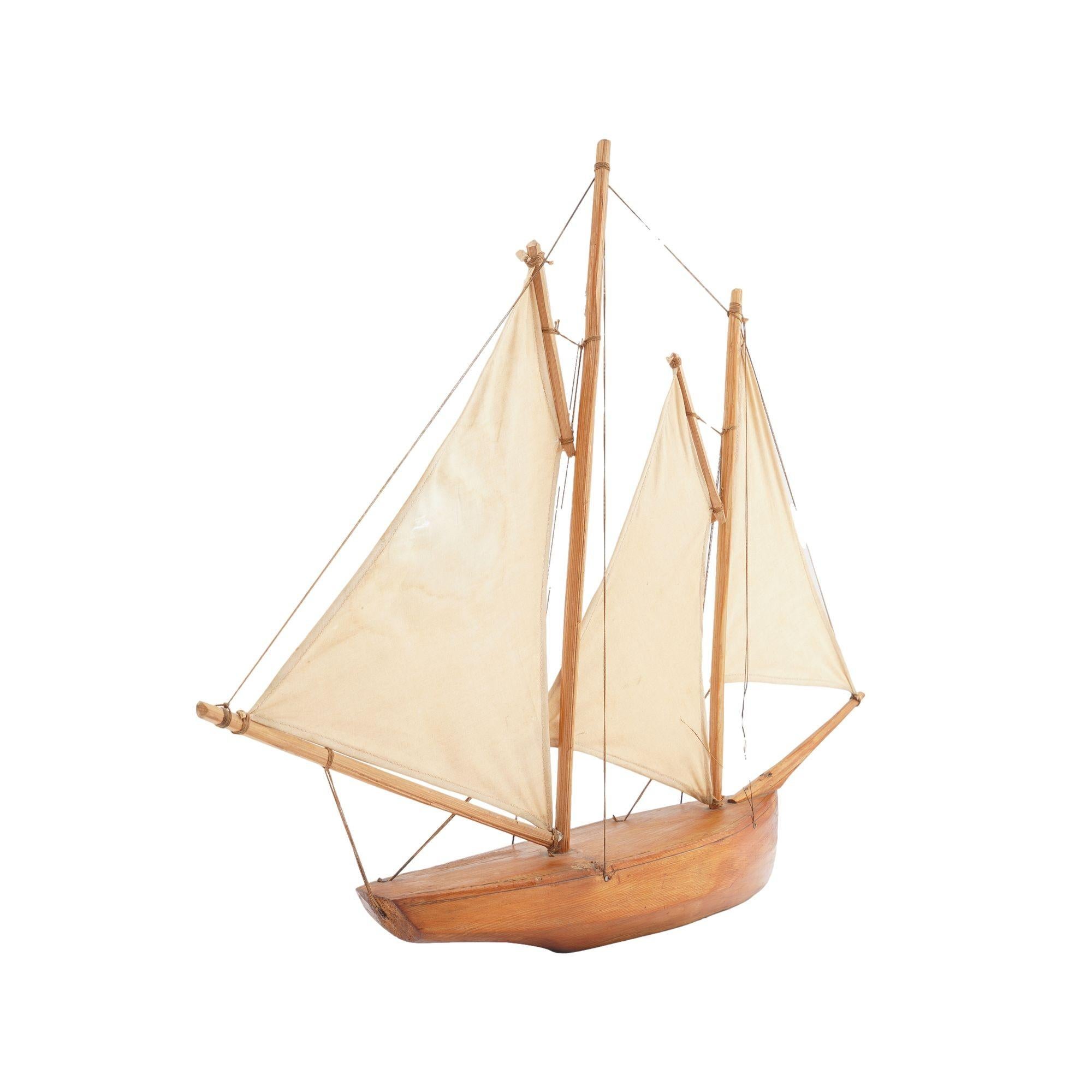 Model of a New England Fishing Catch, 1900’s In Fair Condition For Sale In Kenilworth, IL