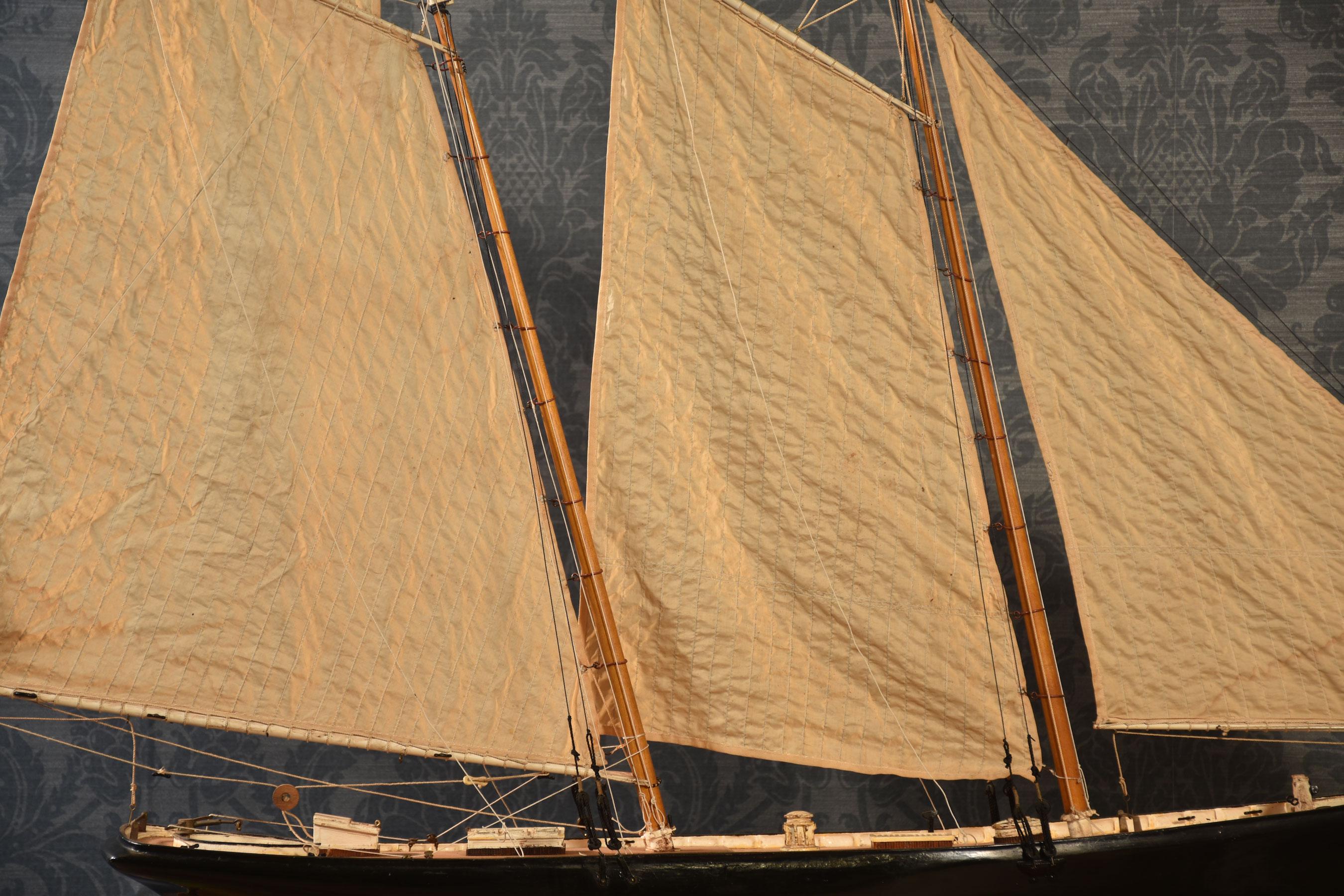 Modèle de yacht de course Bon état - En vente à Cheshire, GB